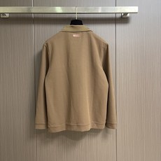 Zegna 2026ss秋冬新款翻领长袖Polo,衣橱必备的一款 看似简单 领口大小宽窄 考验师傅功底 来来回回打了5次 Zegna 2026ss秋冬新款翻领长袖Polo,衣橱必备的一款 看似简单 领口大小宽窄 考验师傅功底 来来回回打了5次