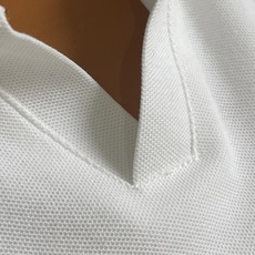 Zegna 翻领衫长袖Polo,翻领衫选用客供面料,触感细腻柔滑,同时保持了面料应有的骨感。面料选用有机棉制成,赋予面料 Zegna 翻领衫长袖Polo,翻领衫选用客供面料,触感细腻柔滑,同时保持了面料应有的骨感。面料选用有机棉制成,赋予面料