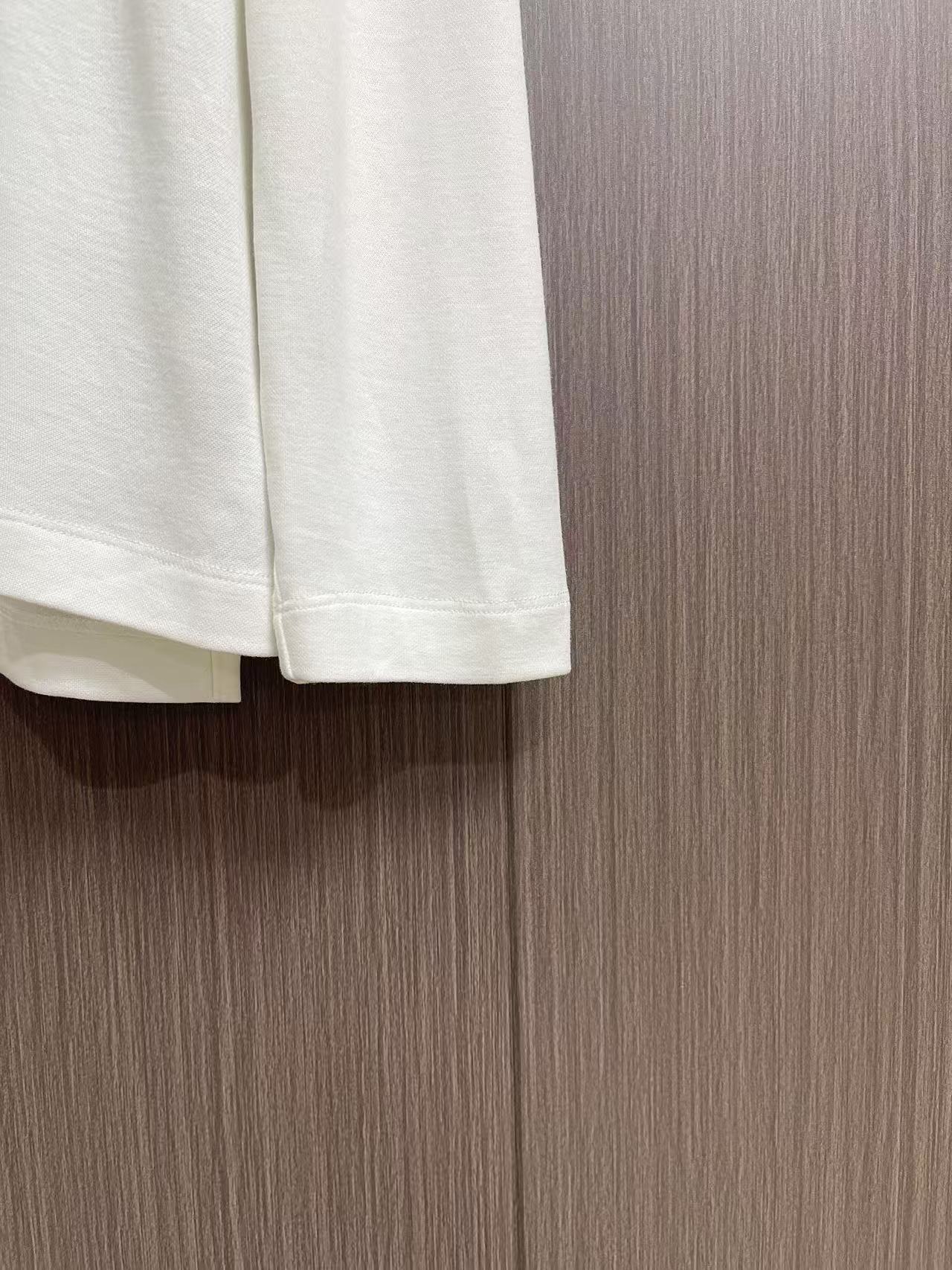 Loro piana Loro Piana 低调老钱风2026SS 经典款长袖T恤，这款长袖以意大利利古里亚海岸的自然色
