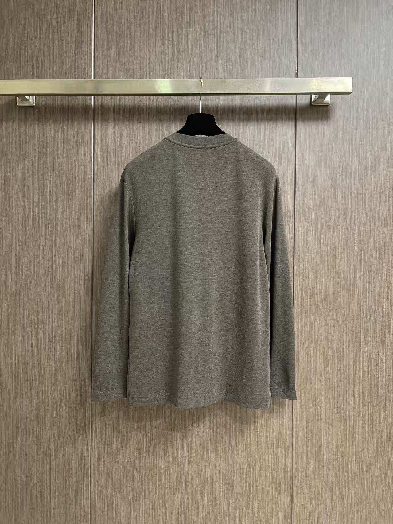 Loro piana Loro Piana 低调老钱风2026SS 经典款长袖T恤，这款长袖以意大利利古里亚海岸的自然色