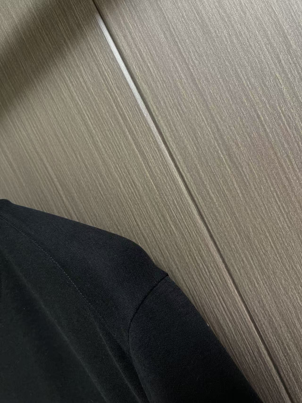 Loro piana Loro Piana 低调老钱风2026SS 经典款长袖T恤，这款长袖以意大利利古里亚海岸的自然色