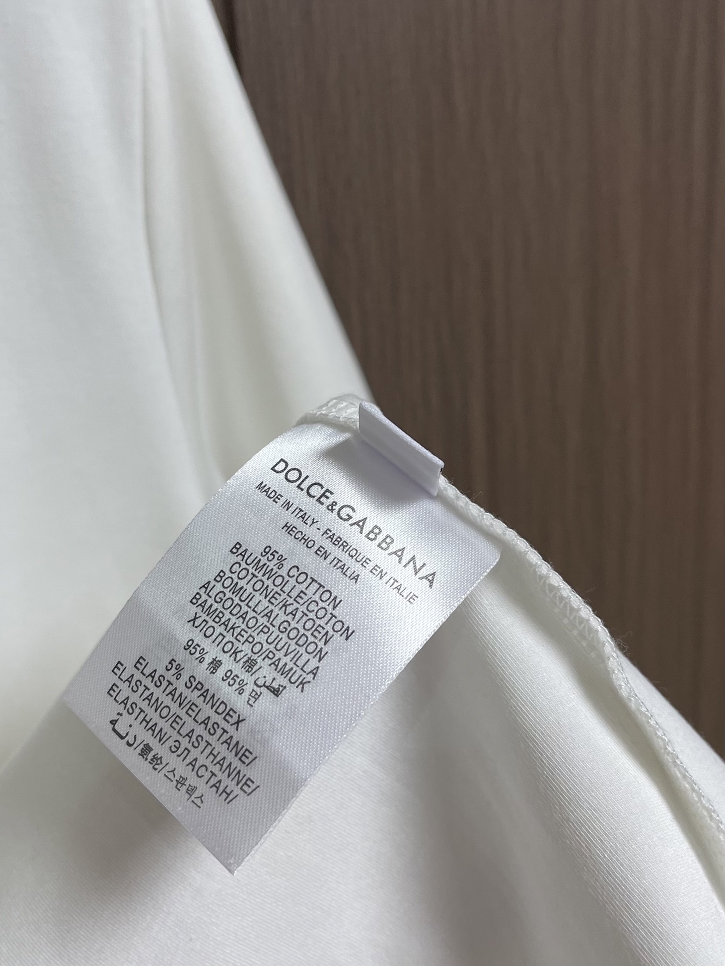 DG DOLCE GABBANA 杜嘉班纳2026SS春夏短袖T恤,定制纯棉面料,胸前品牌字母logo刺绣,休闲出街首选 DG DOLCE GABBANA 杜嘉班纳2026SS春夏短袖T恤,定制纯棉面料,胸前品牌字母logo刺绣,休闲出街首选