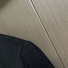 YSL 2026ss早秋新款羊毛羊绒针织短袖,精梳棉质纱线针织纺棉布面料制作,掂起来手感份量十足,上身也比普通T更加有质 YSL 2026ss早秋新款羊毛羊绒针织短袖,精梳棉质纱线针织纺棉布面料制作,掂起来手感份量十足,上身也比普通T更加有质