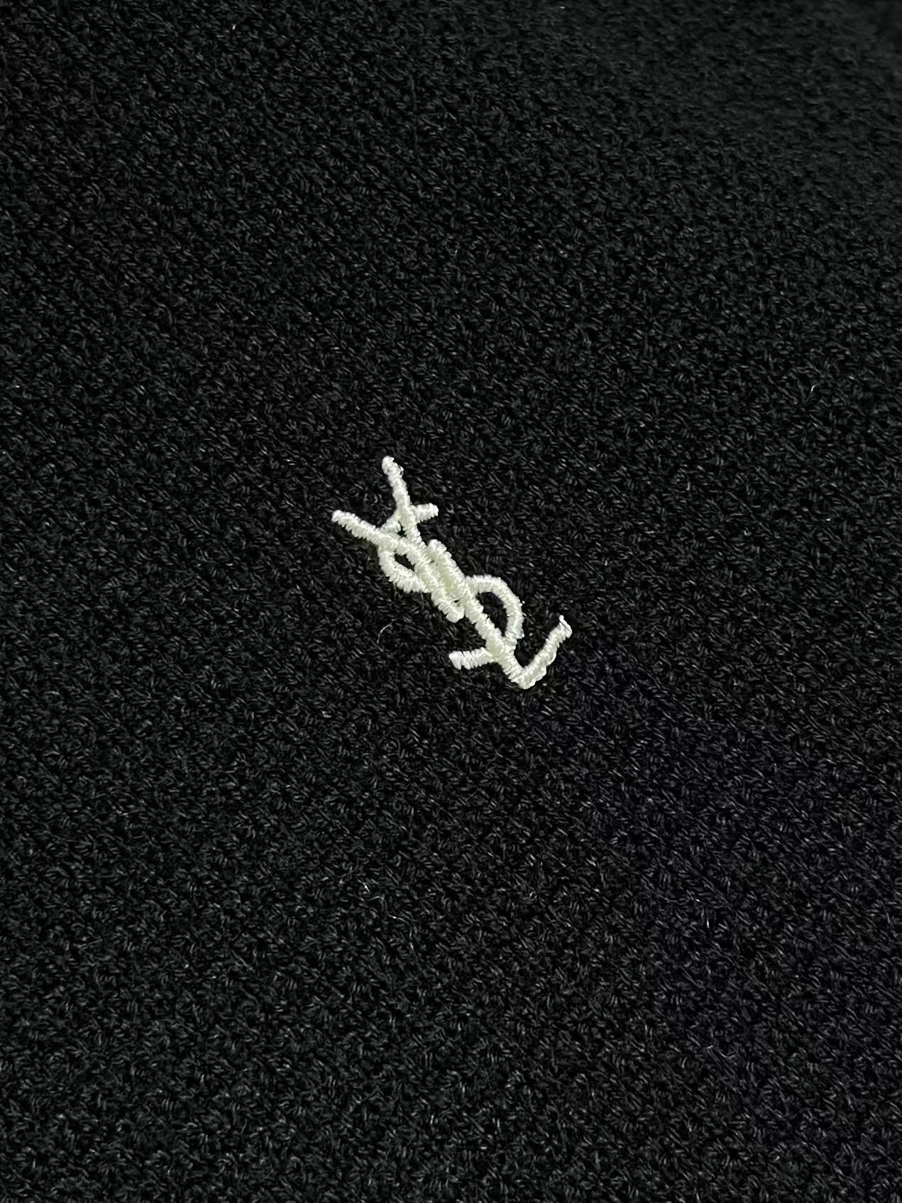 YSL 2026ss早秋新款羊毛羊绒针织短袖,精梳棉质纱线针织纺棉布面料制作,掂起来手感份量十足,上身也比普通T更加有质 YSL 2026ss早秋新款羊毛羊绒针织短袖,精梳棉质纱线针织纺棉布面料制作,掂起来手感份量十足,上身也比普通T更加有质