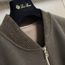 Hermes 男士休闲棒球服夹克外套 简约的设计 内外撞色 拉链点缀撞色 随意就能搭配出松弛感 合体的剪裁 两侧插袋 标 Hermes 男士休闲棒球服夹克外套 简约的设计 内外撞色 拉链点缀撞色 随意就能搭配出松弛感 合体的剪裁 两侧插袋 标