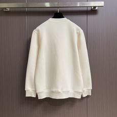 Hermes 马蹄标志刺绣套头圆领卫衣 Maillons en Boucle Aero”图案刺绣设计搭配肩膀拉链,经典而 Hermes 马蹄标志刺绣套头圆领卫衣 Maillons en Boucle Aero”图案刺绣设计搭配肩膀拉链,经典而