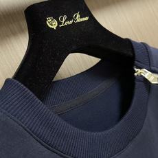 Hermes 马蹄标志刺绣套头圆领卫衣 Maillons en Boucle Aero”图案刺绣设计搭配肩膀拉链,经典而 Hermes 马蹄标志刺绣套头圆领卫衣 Maillons en Boucle Aero”图案刺绣设计搭配肩膀拉链,经典而