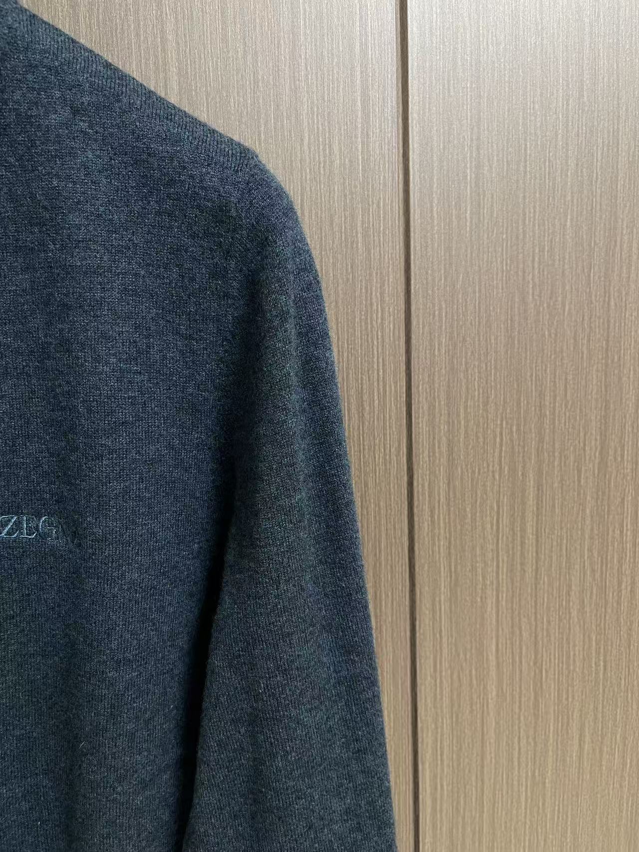 Zegna 老钱风男士Polo针织上衣，触感软糯温润，100%绵羊毛 上身轻盈保暖，透气不闷，自带高级柔和光泽。经典Po