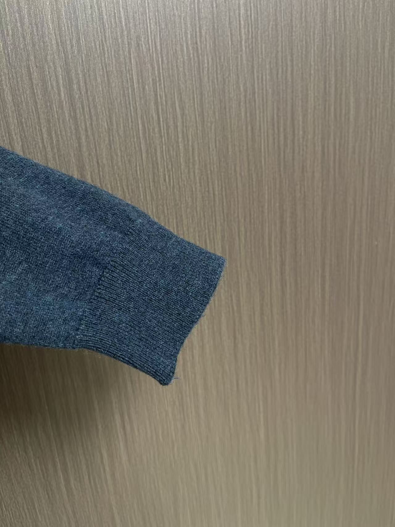 Zegna 老钱风男士Polo针织上衣，触感软糯温润，100%绵羊毛 上身轻盈保暖，透气不闷，自带高级柔和光泽。经典Po