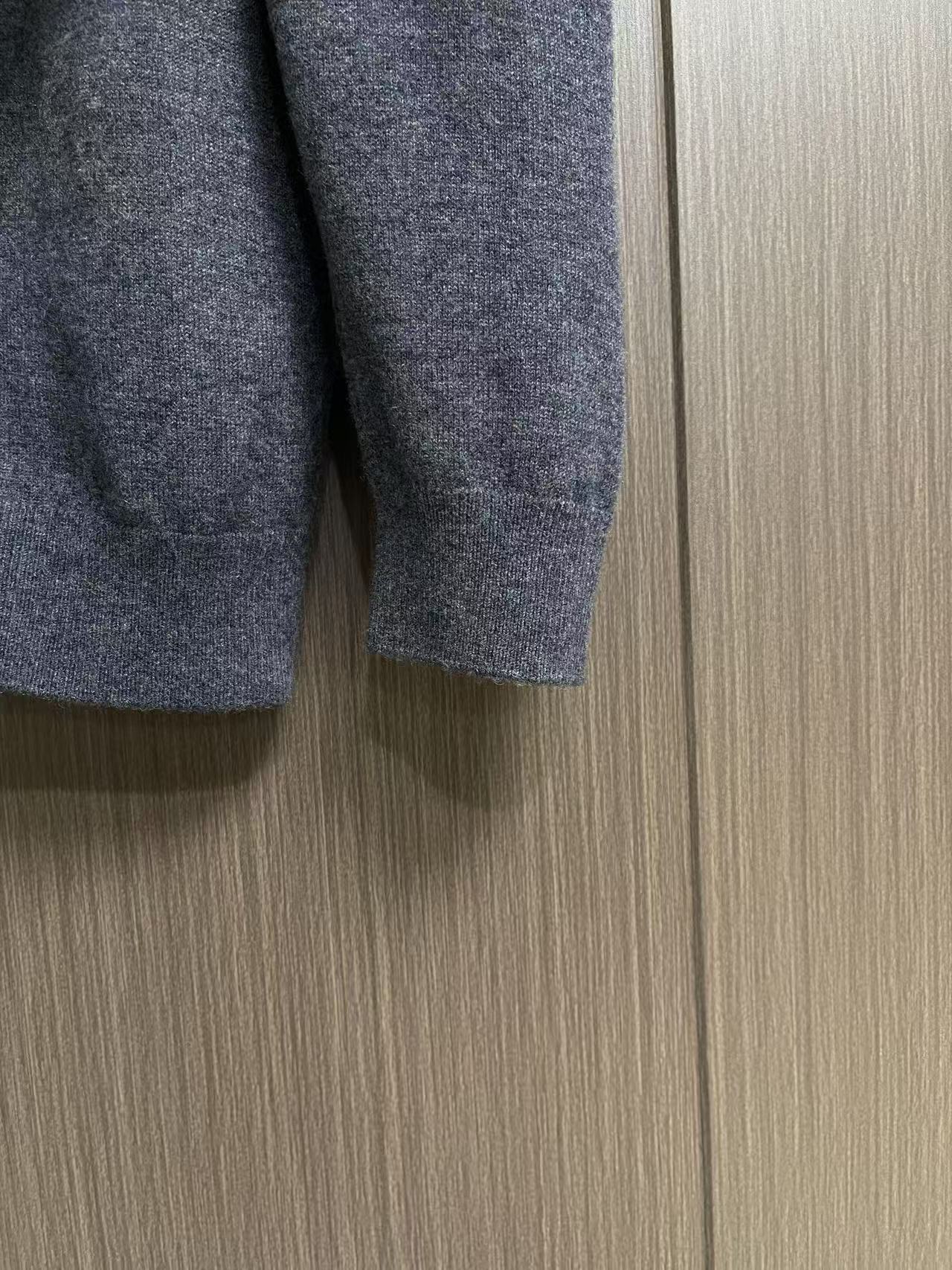Zegna 老钱风男士Polo针织上衣，触感软糯温润，100%绵羊毛 上身轻盈保暖，透气不闷，自带高级柔和光泽。经典Po