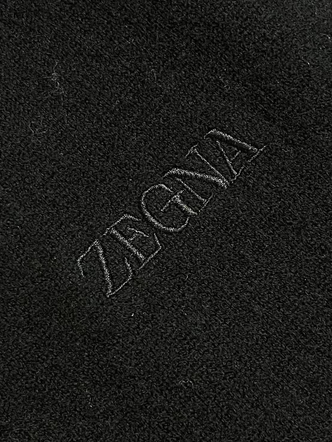 Zegna 老钱风男士Polo针织上衣，触感软糯温润，100%绵羊毛 上身轻盈保暖，透气不闷，自带高级柔和光泽。经典Po