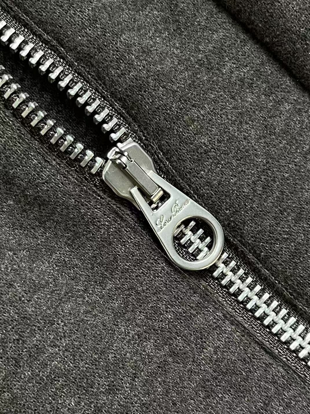 Loro Piana loroPiana  2026FW秋季新款直筒卫裤休闲裤，定制混纺面料软糯舒集高级感度于一体，裤型