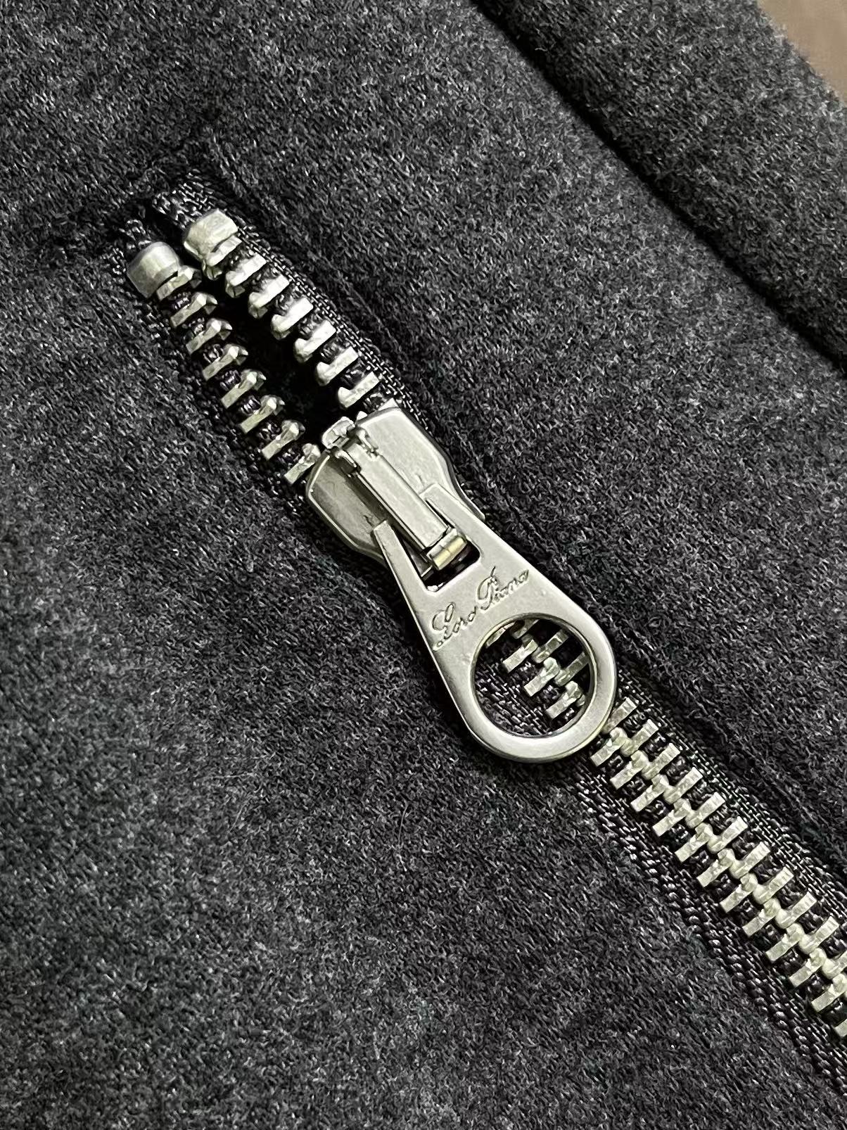 Loro Piana loroPiana  2026FW秋季新款直筒卫裤休闲裤，定制混纺面料软糯舒集高级感度于一体，裤型