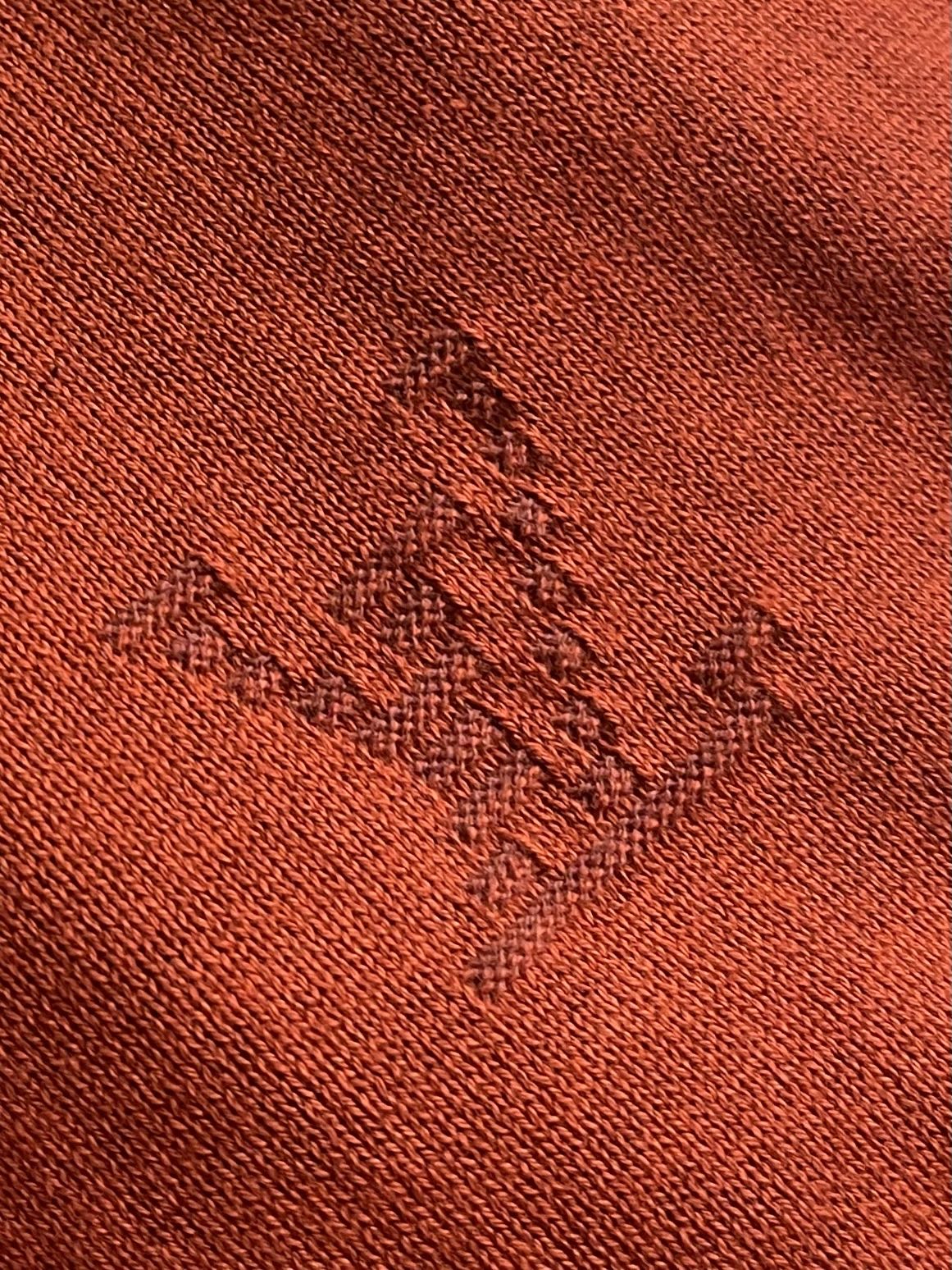 LV Monogram Gradient FW26 圆领套头徽标提花短袖 T恤 本款棉质短袖圆领衫采用提花工艺织就 Mo LV Monogram Gradient FW26 圆领套头徽标提花短袖 T恤 本款棉质短袖圆领衫采用提花工艺织就 Mo
