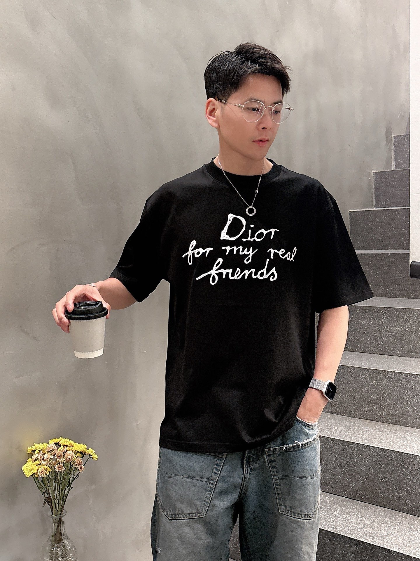 NO:456564,'High-end quality, long-term stock' Dior2025 new model first releases the latest short-sleeved round-neck T-shirt, high-end customization, avant-garde and fashionable design!  High-end customized high-strength cotton fabric. It feels soft and comfortable to wear. It has exquisite car lines. Its workmanship is exquisite. The upper body effect is invincible and handsome!  A must-have item for handsome men!  S-3XL 'Please report height and weight by ordering' Color black white, Dior, T-shirt, tees, t-shirt, alexander wang19860909《高端品质 长期有货》 Dior2025新款首发最新款短袖圆领T恤 高端订制 设计前卫时尚！高端定制高支棉面料.手感柔软.穿着舒适.级别精致车线.做工精细.上身效果无敌帅气！型男必备单品！ 码数S-3XL《下单请报身高体重》 颜色黑色 白色,,dior,T-shirt,tees，t-shirt,alexander wang,Men's clothing