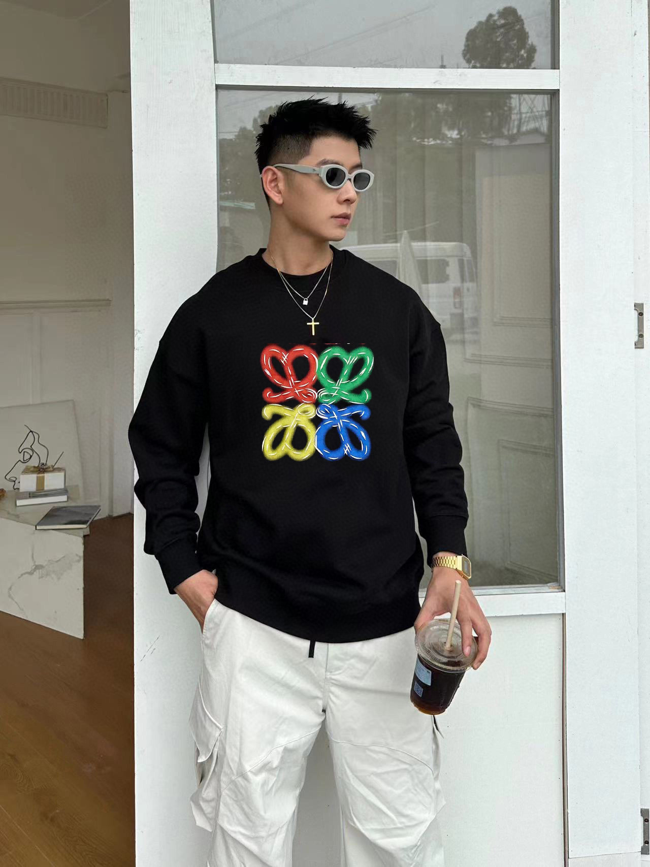 NO:548125,Loewe High-end custom 2025 new round neck sweatshirts. A carefully designed exclusive and series that combines comfort and sophistication to enhance your autumn dress style. The series includes a line of comfort, warmth, classic and fashionable. JJ sleeves streamlined cut practical and versatile. Extremely high-end luxury. Number M-4XL (be sure to report height and weight to place an order), loewe, hoodie, sweatshirts, alexander wang19860909Loewe 高端定制2025新款圆领卫衣 精心设计、兼具舒适性和精致感的专属和系列,提升您这个秋季的着装格调.该系列包含舒适保暖、经典时尚一线 JJ袖子流线型裁剪 实用百搭 极具高端奢华感 码数M-4XL（下单一定要报身高体重）,,loewe,hoodie,sweatshirts,alexander wang,Men's clothing