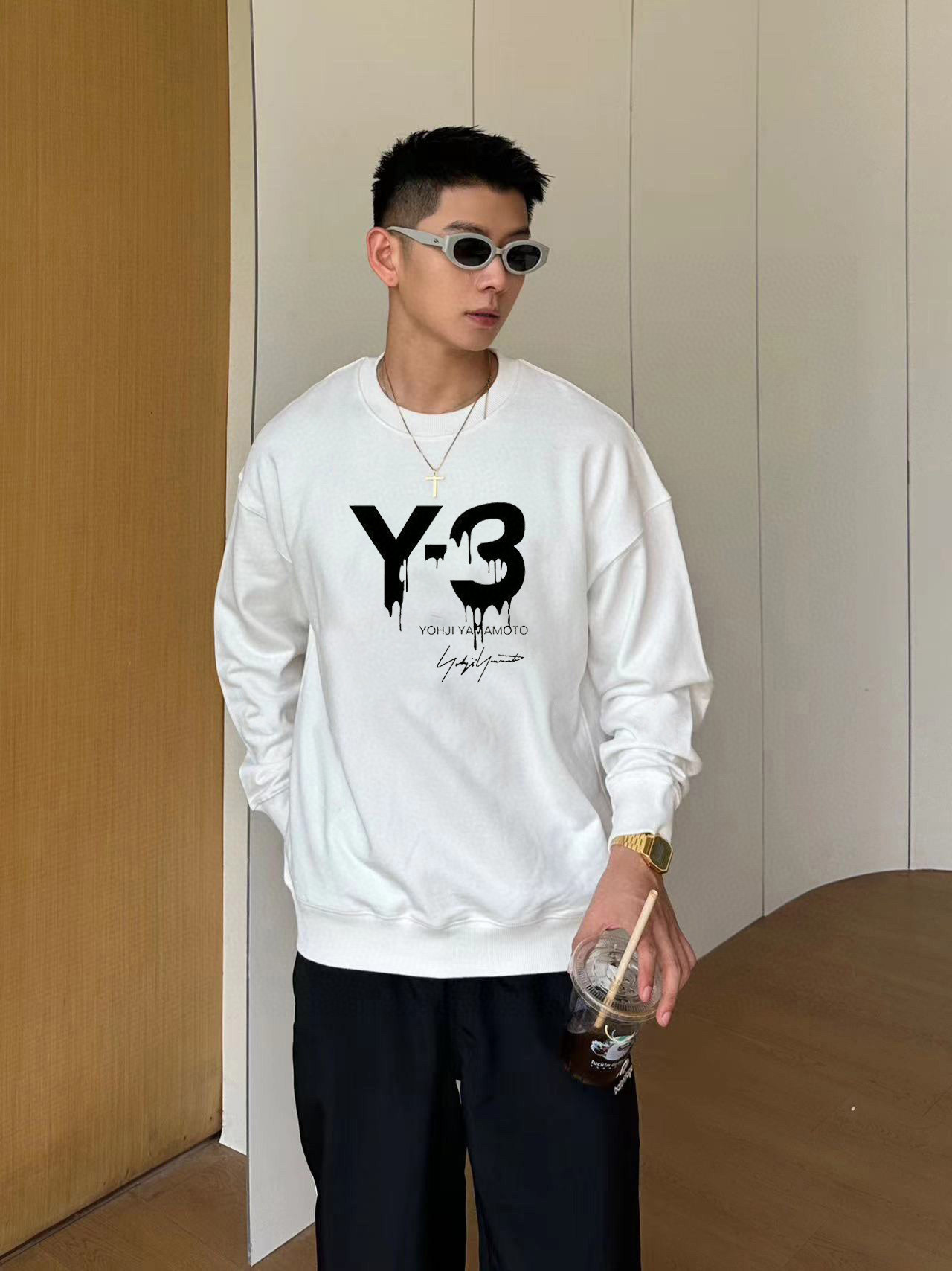 NO:548140,Y-3 high-end customized 2025 new round neck sweatshirts. Carefully designed, exclusive and series with both comfort and sophistication to enhance your dressing style this autumn. This series includes comfortable and warm, classic and fashionable lines. JJ sleeves are streamlined, practical and versatile, and have a high-end luxury feel. Size M-4XL (must state your height and weight when placing an order),,hoodie,sweatshirts,alexander wang19860909Y-3 高端定制2025新款圆领卫衣 精心设计、兼具舒适性和精致感的专属和系列,提升您这个秋季的着装格调.该系列包含舒适保暖、经典时尚一线 JJ袖子流线型裁剪 实用百搭 极具高端奢华感 码数M-4XL（下单一定要报身高体重）,,hoodie,sweatshirts,alexander wang,Men's clothing