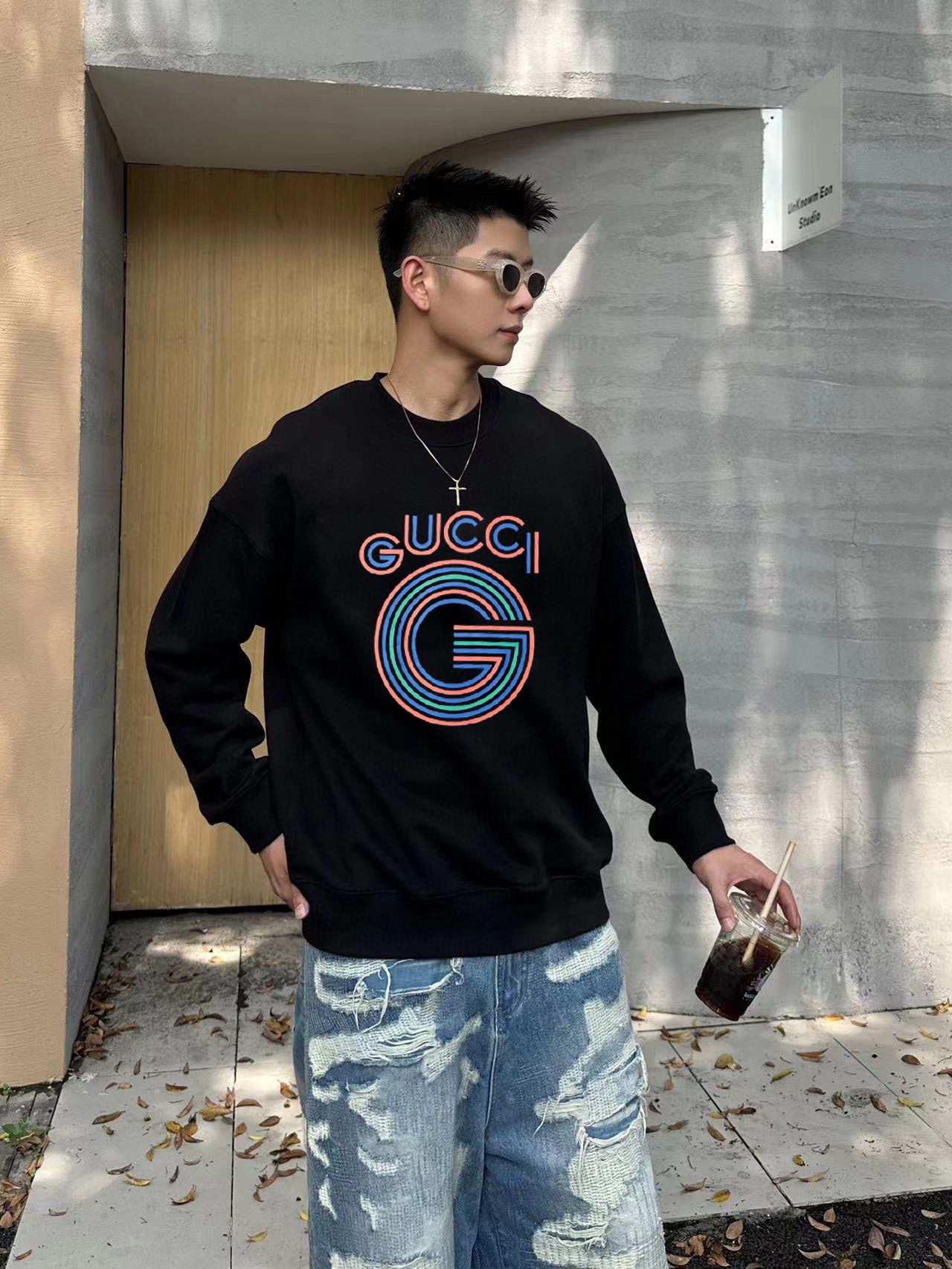 NO:548150,GUCCI high-end customized 2025 new round neck sweatshirts. Carefully designed, exclusive and series with both comfort and sophistication to enhance your dressing style this autumn. This series includes comfortable and warm, classic and fashionable lines. JJ sleeves are streamlined, practical and versatile, and have a high-end luxury feel. Size M-4XL (must state your height and weight when placing an order),,gucci,hoodie,sweatshirts,alexander wang19860909GUCCI 高端定制2025新款圆领卫衣 精心设计、兼具舒适性和精致感的专属和系列,提升您这个秋季的着装格调.该系列包含舒适保暖、经典时尚一线 JJ袖子流线型裁剪 实用百搭 极具高端奢华感 码数M-4XL（下单一定要报身高体重）,,gucci,hoodie,sweatshirts,alexander wang,Men's clothing