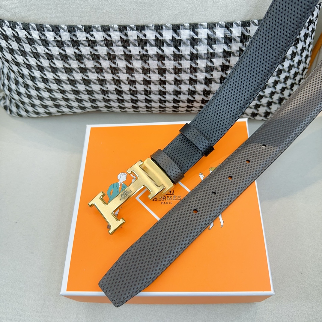Hermès Rare pair of H family. First layer cowhide, width 3.5CM