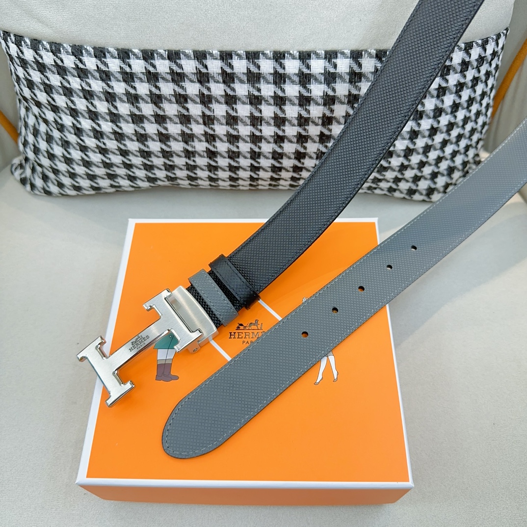 Hermès Rare pair of H family. First layer cowhide, width 3.5CM