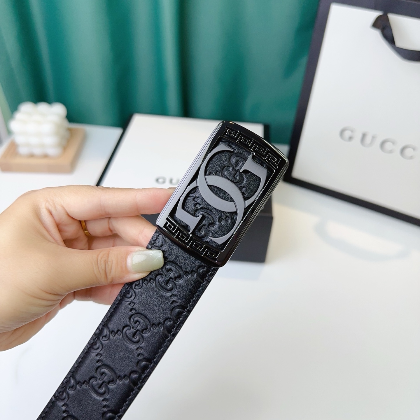 品牌：【Gucci】新款进口小牛皮，手感细腻柔软。搭配纯钢精品钢扣，男士必备！宽度：3.8cm