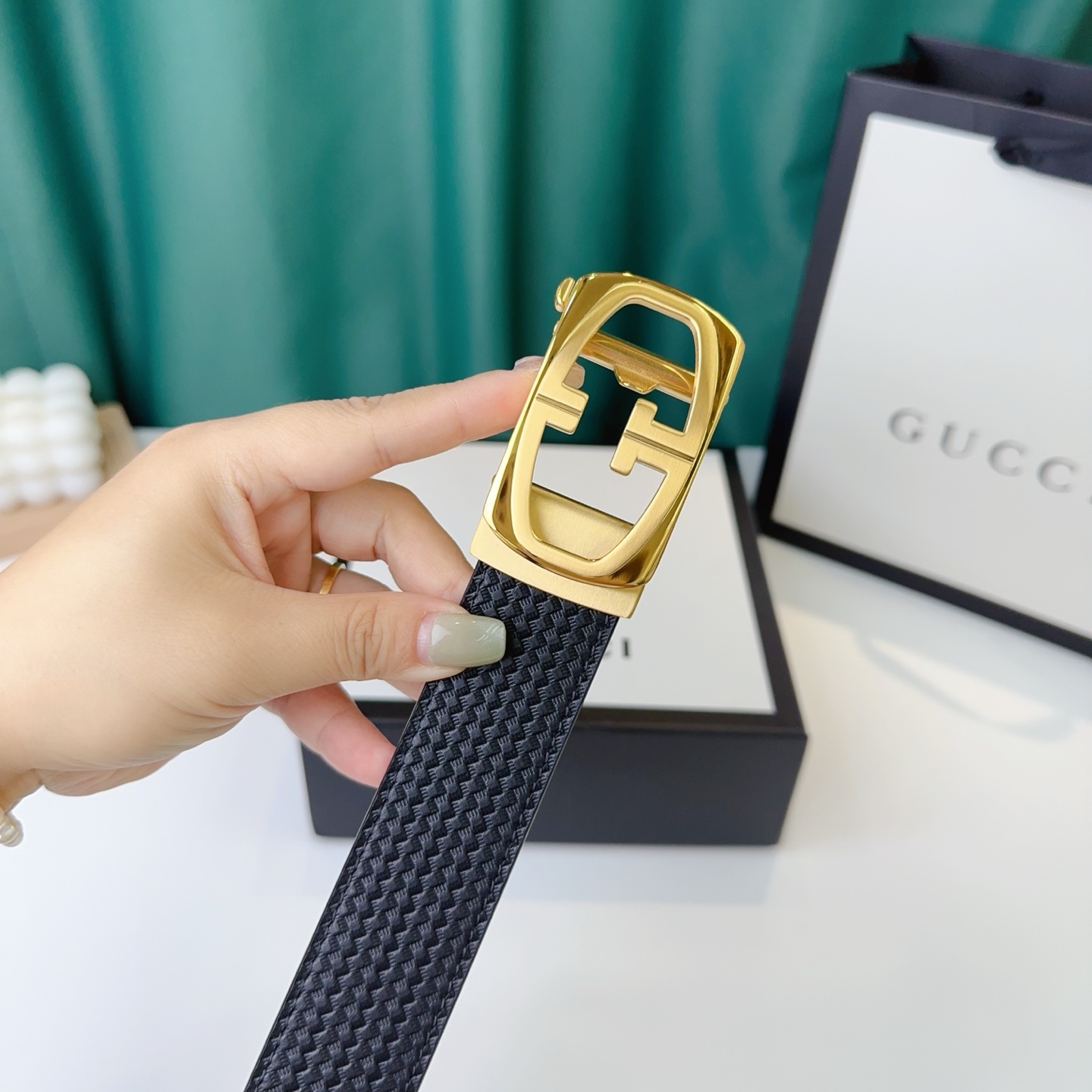 品牌：【Gucci】新款进口小牛皮，手感细腻柔软。搭配纯钢精品自动钢扣，男士必备！宽度：3.5cm