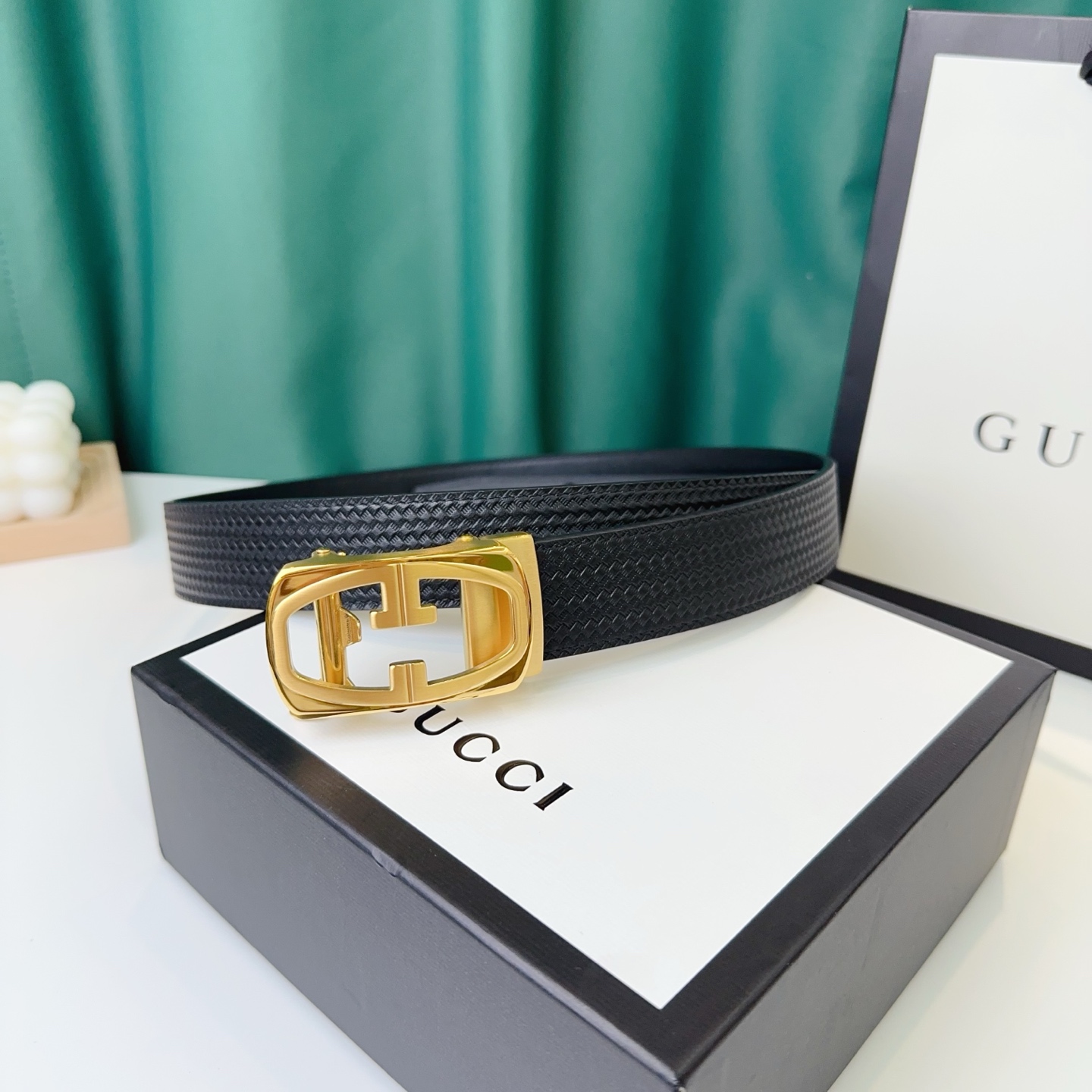 品牌：【Gucci】新款进口小牛皮，手感细腻柔软。搭配纯钢精品自动钢扣，男士必备！宽度：3.5cm