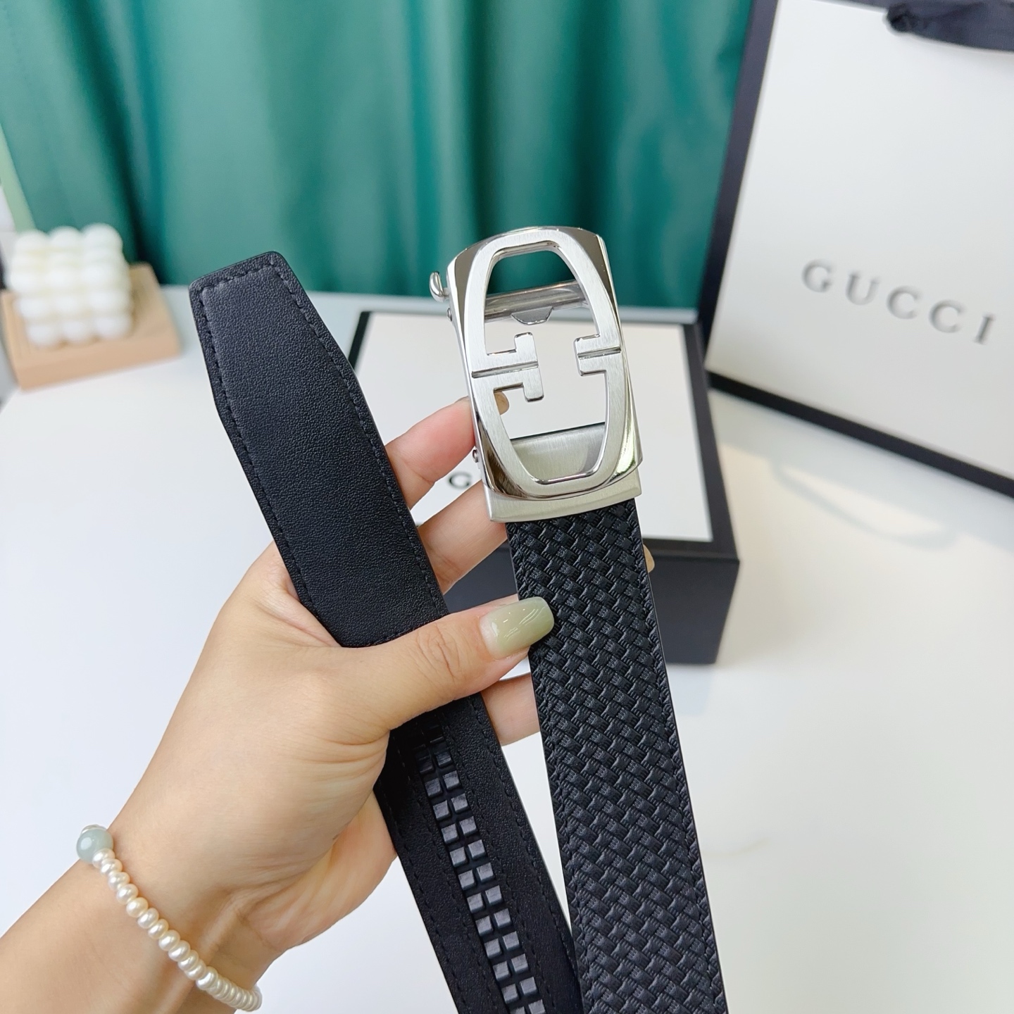品牌：【Gucci】新款进口小牛皮，手感细腻柔软。搭配纯钢精品自动钢扣，男士必备！宽度：3.5cm