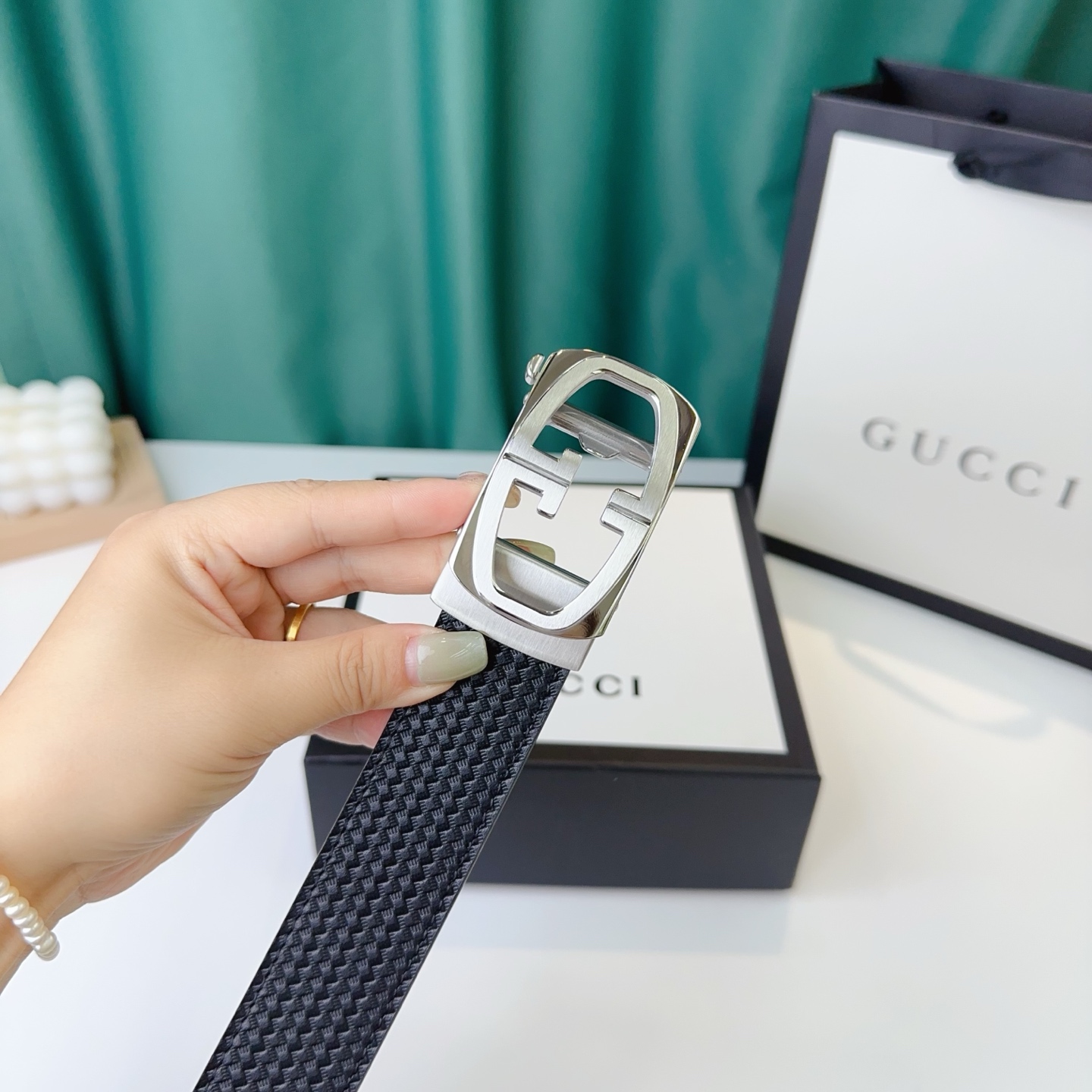 品牌：【Gucci】新款进口小牛皮，手感细腻柔软。搭配纯钢精品自动钢扣，男士必备！宽度：3.5cm