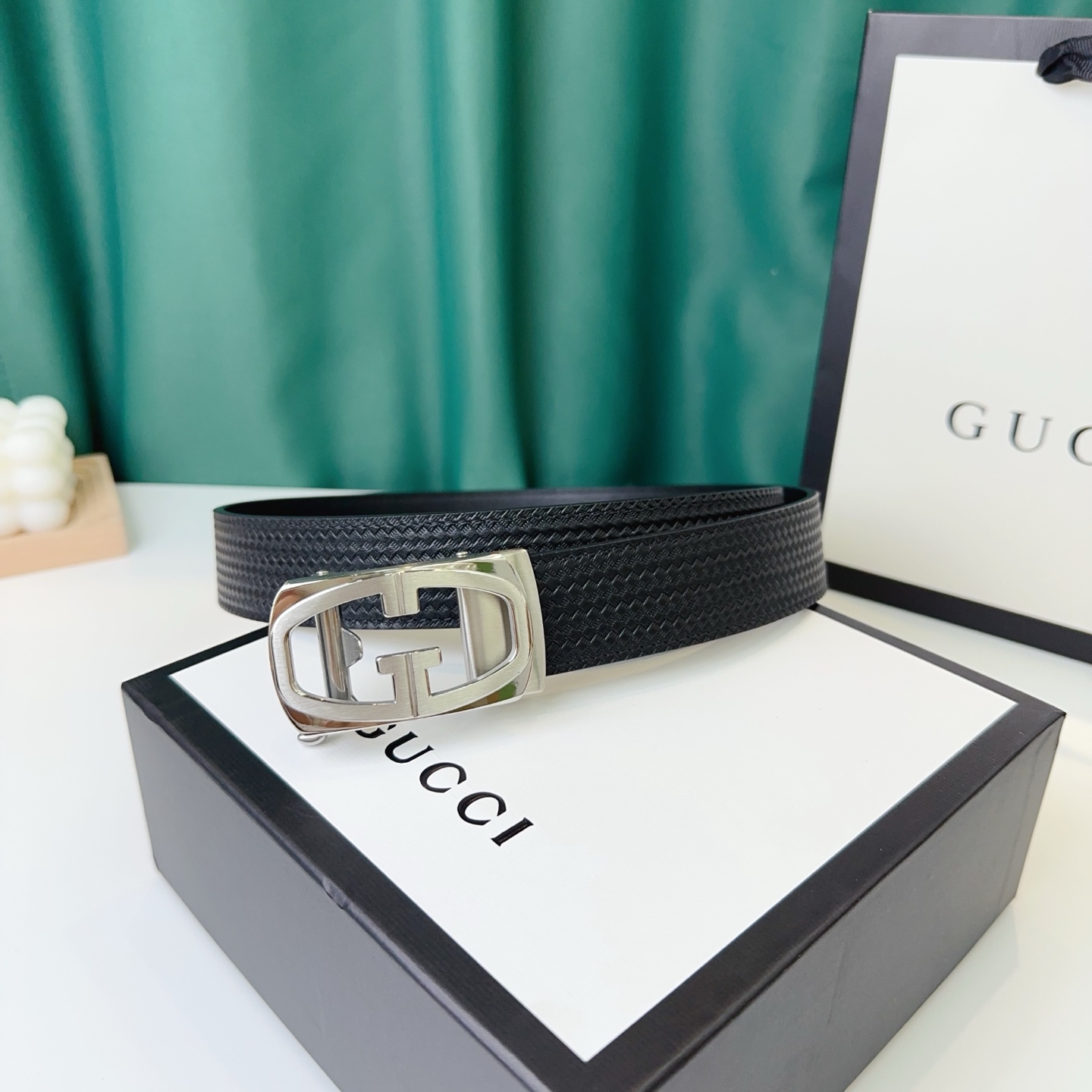 品牌：【Gucci】新款进口小牛皮，手感细腻柔软。搭配纯钢精品自动钢扣，男士必备！宽度：3.5cm