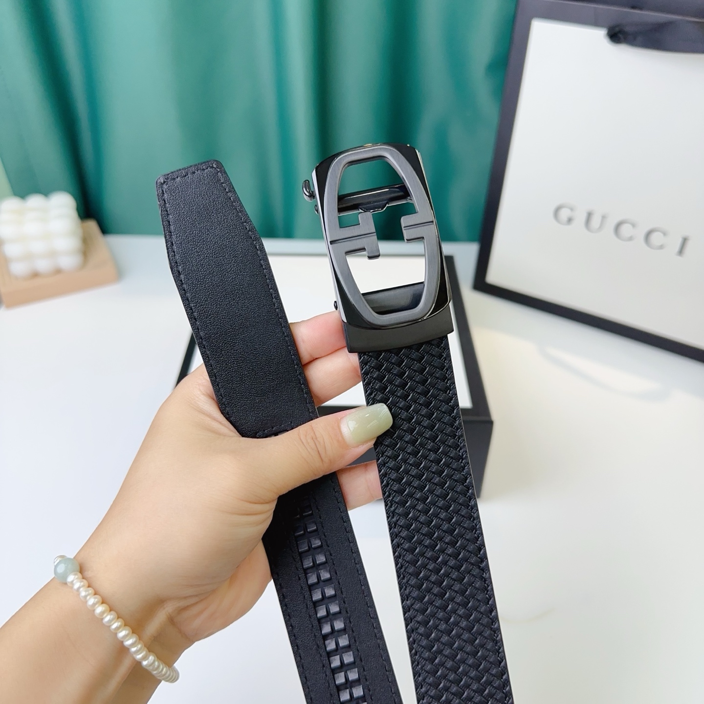 品牌：【Gucci】新款进口小牛皮，手感细腻柔软。搭配纯钢精品自动钢扣，男士必备！宽度：3.5cm