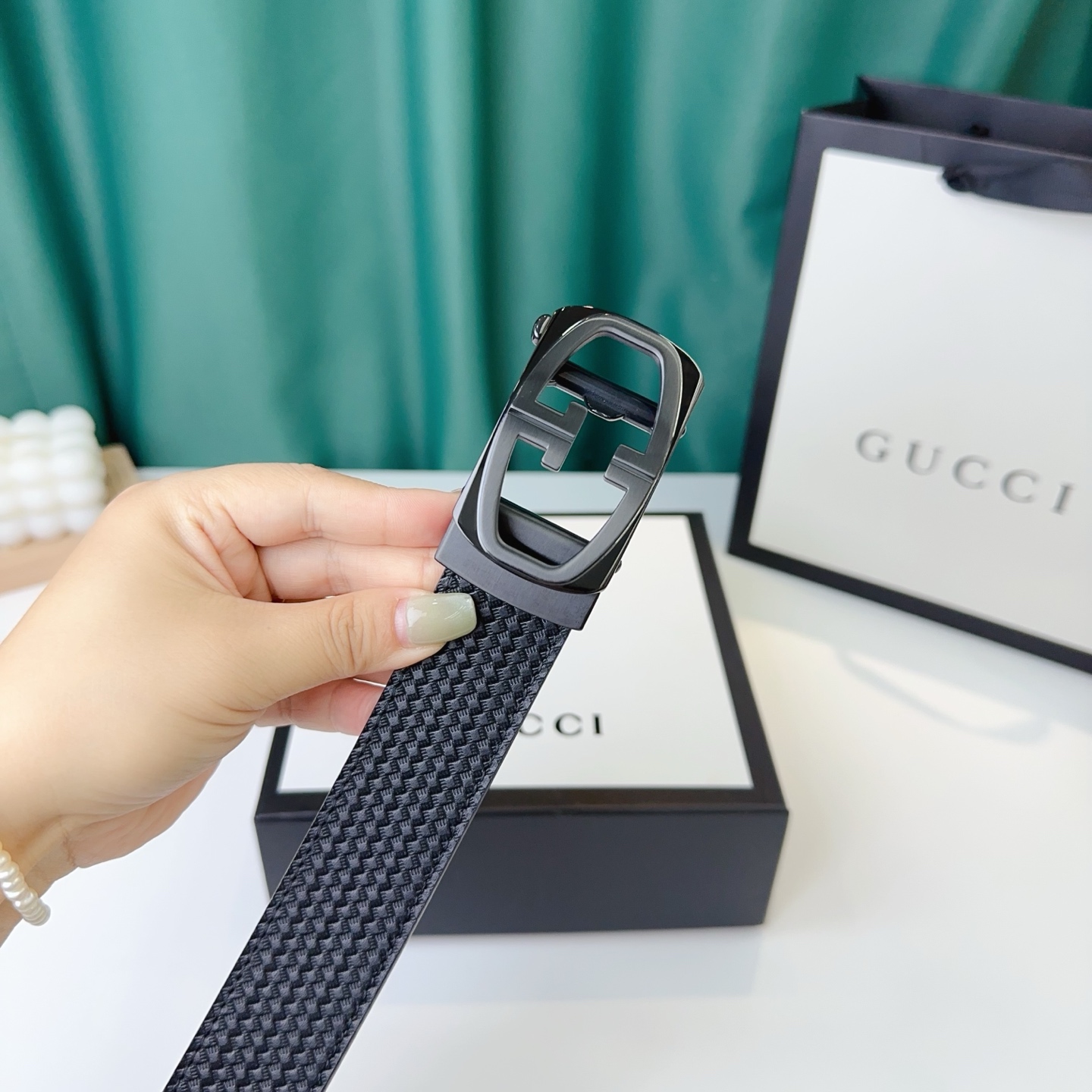 品牌：【Gucci】新款进口小牛皮，手感细腻柔软。搭配纯钢精品自动钢扣，男士必备！宽度：3.5cm