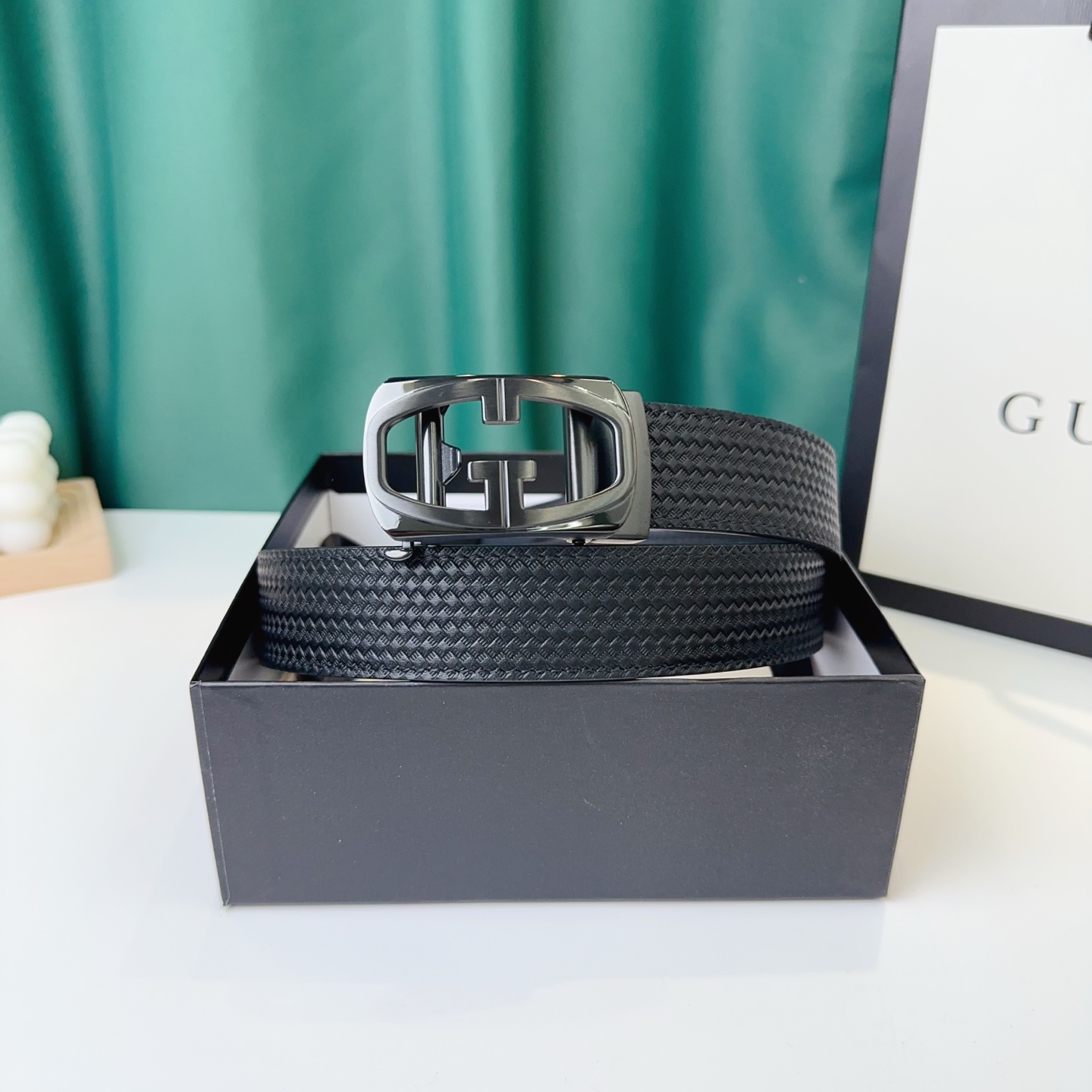品牌：【Gucci】新款进口小牛皮，手感细腻柔软。搭配纯钢精品自动钢扣，男士必备！宽度：3.5cm