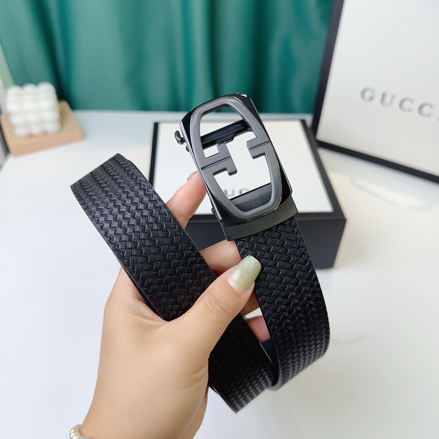 品牌：【Gucci】新款进口小牛皮，手感细腻柔软。搭配纯钢精品自动钢扣，男士必备！宽度：3.5cm