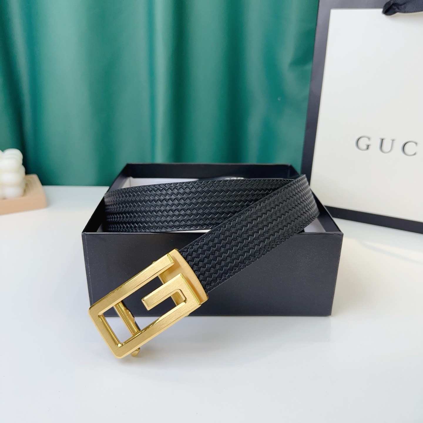 品牌：【Gucci】新款进口小牛皮，手感细腻柔软。搭配纯钢精品自动钢扣，男士必备！宽度：3.5cm