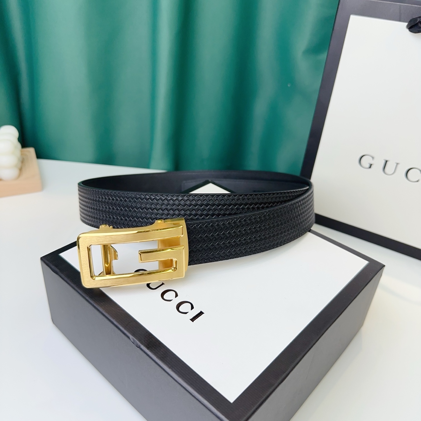 品牌：【Gucci】新款进口小牛皮，手感细腻柔软。搭配纯钢精品自动钢扣，男士必备！宽度：3.5cm