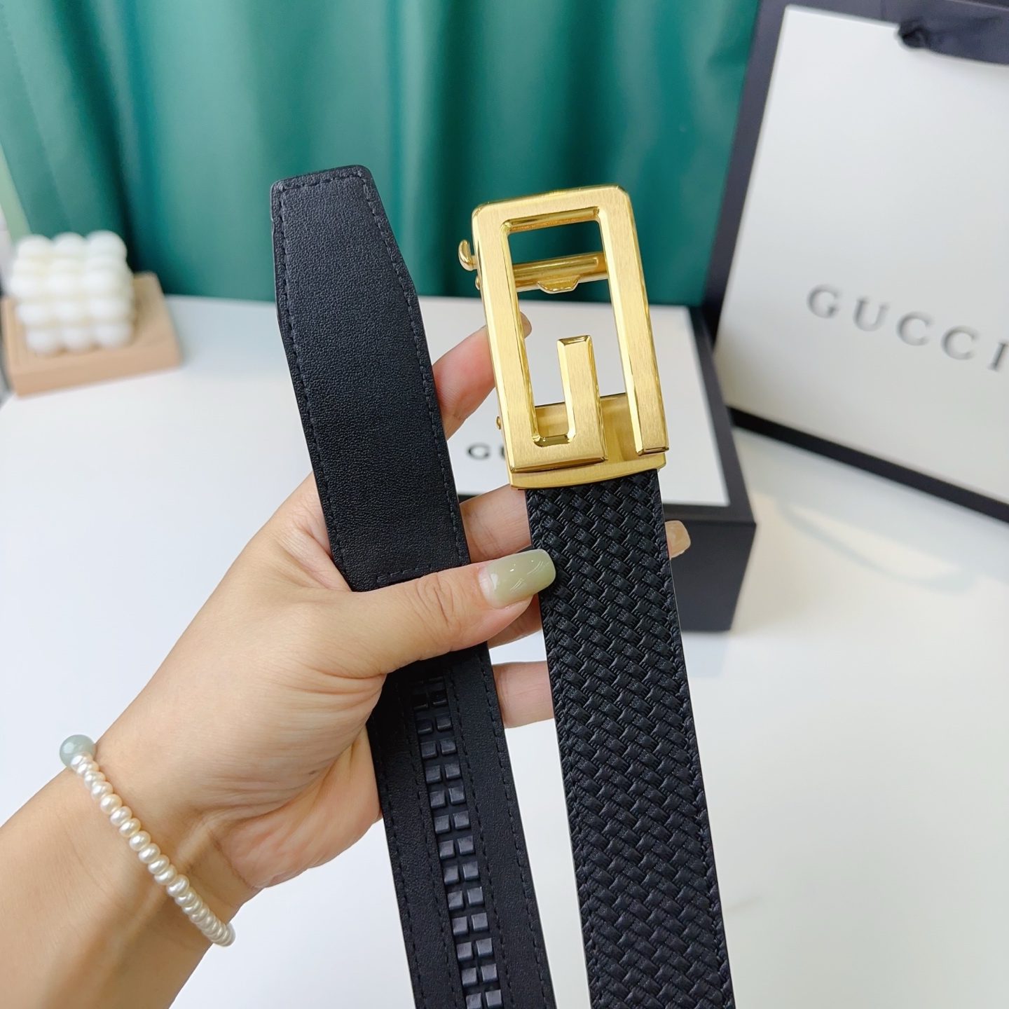 品牌：【Gucci】新款进口小牛皮，手感细腻柔软。搭配纯钢精品自动钢扣，男士必备！宽度：3.5cm
