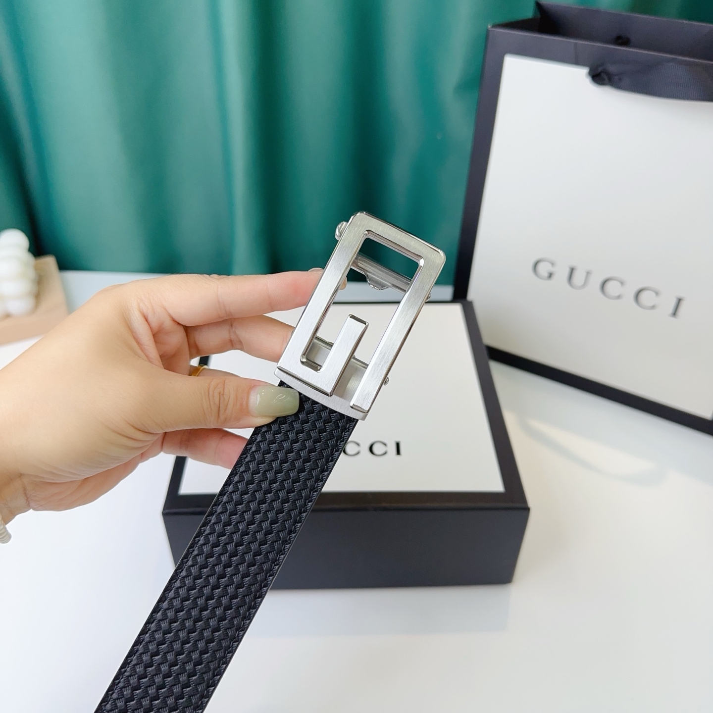 品牌：【Gucci】新款进口小牛皮，手感细腻柔软。搭配纯钢精品自动钢扣，男士必备！宽度：3.5cm