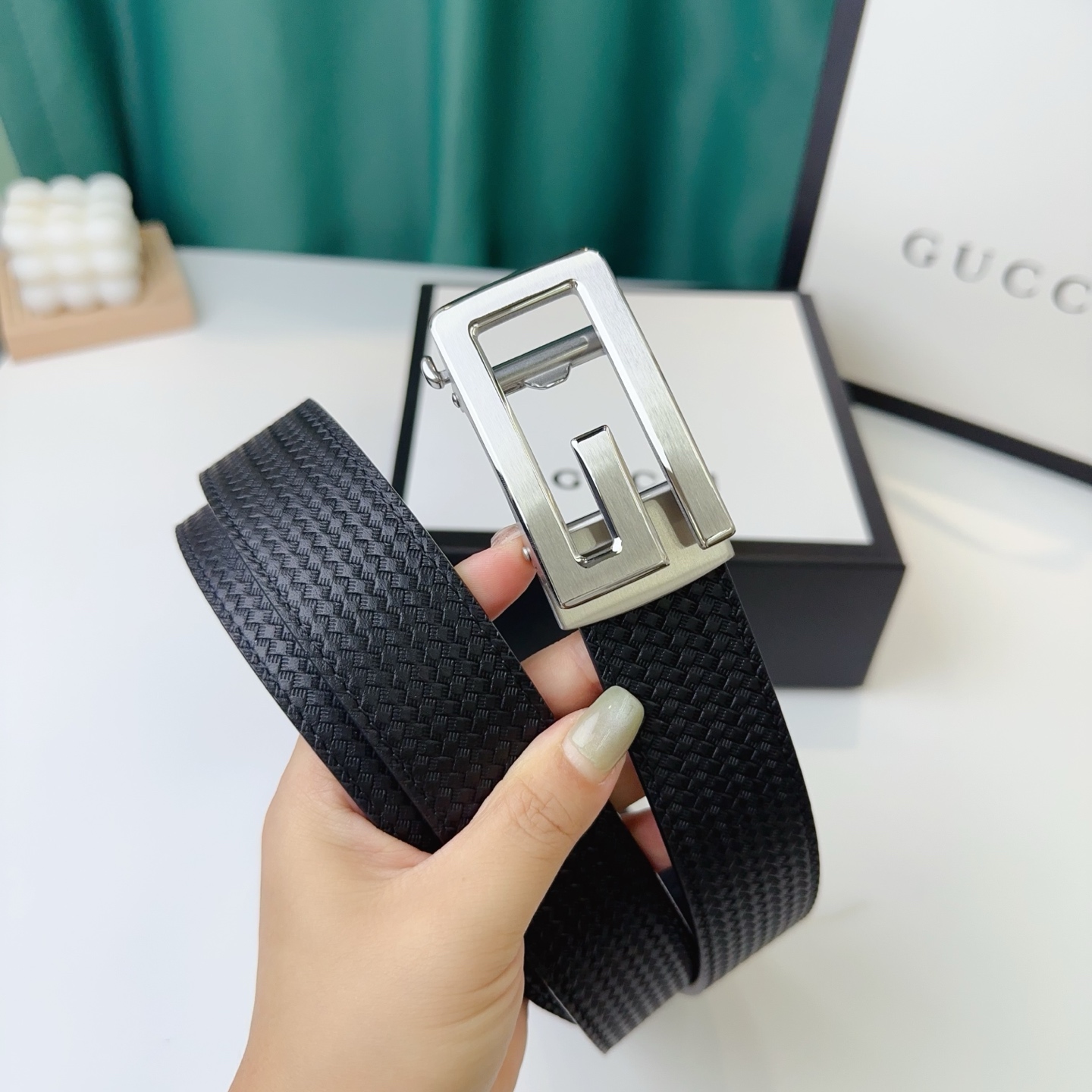 品牌：【Gucci】新款进口小牛皮，手感细腻柔软。搭配纯钢精品自动钢扣，男士必备！宽度：3.5cm