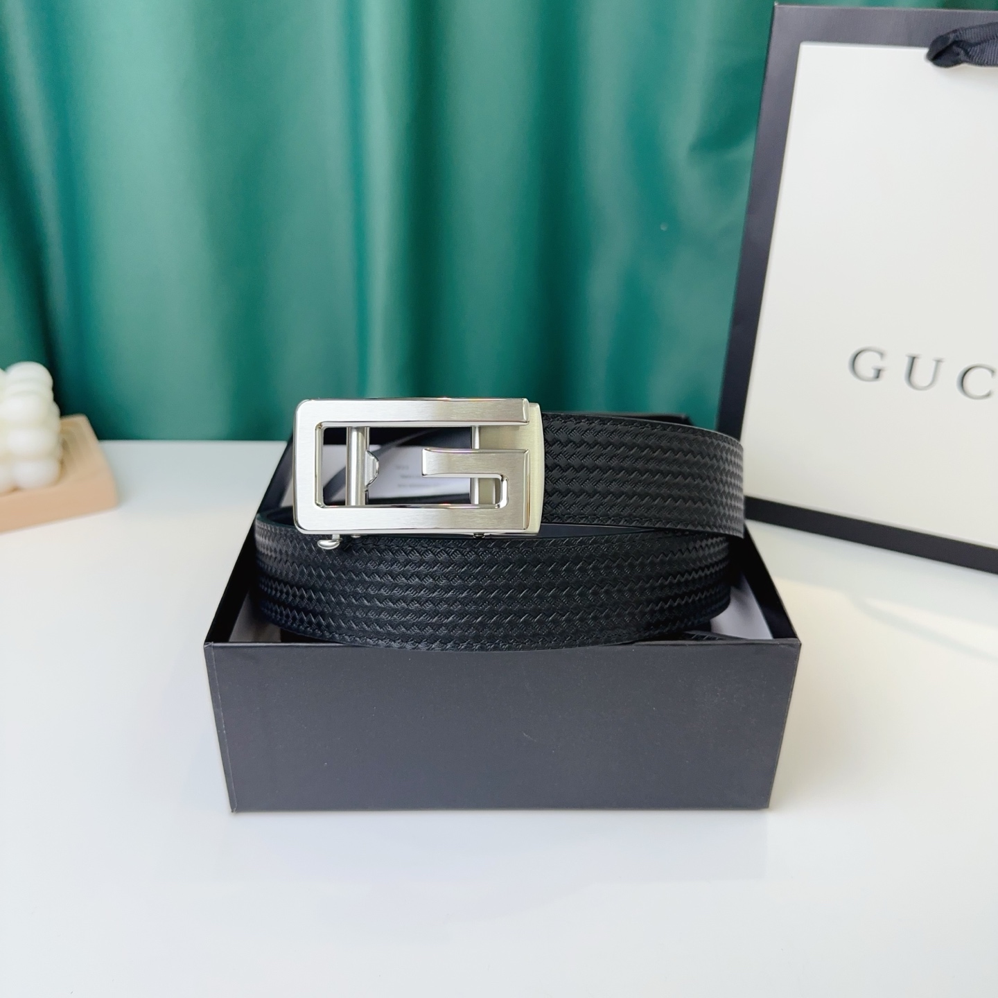 品牌：【Gucci】新款进口小牛皮，手感细腻柔软。搭配纯钢精品自动钢扣，男士必备！宽度：3.5cm