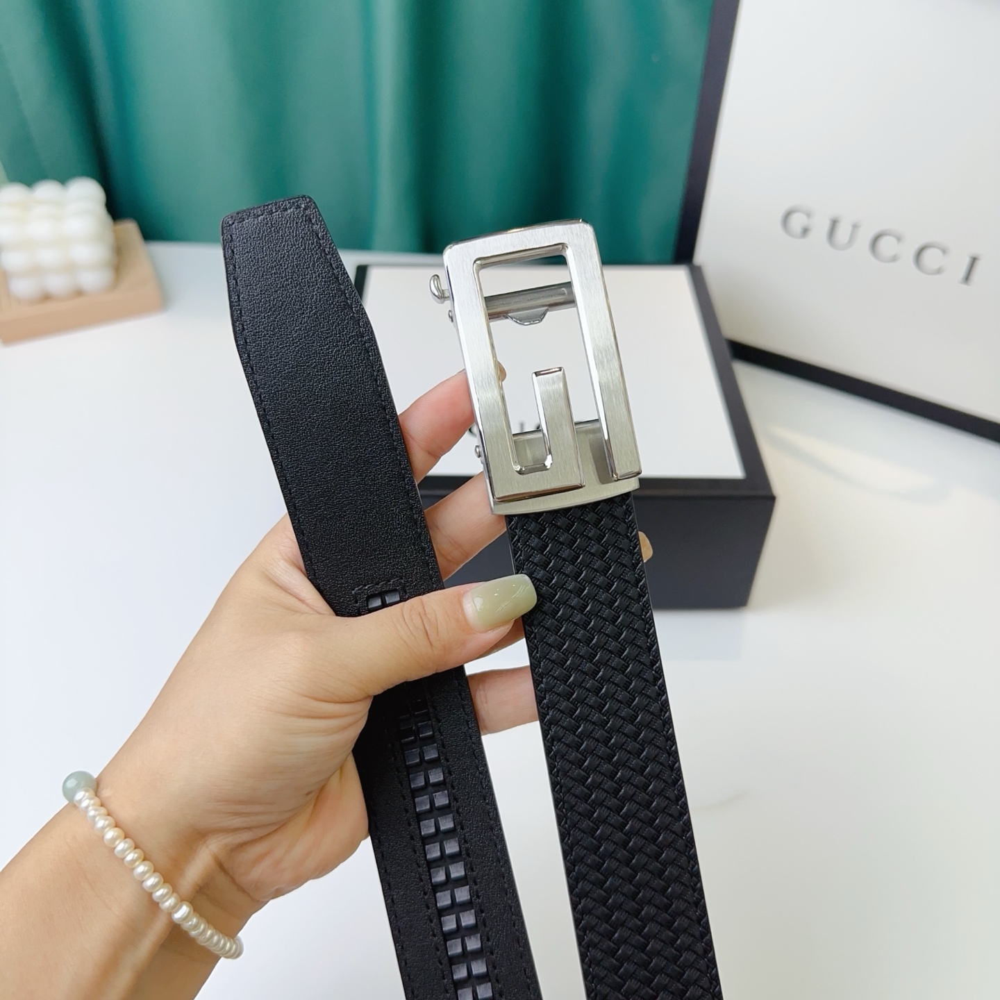 品牌：【Gucci】新款进口小牛皮，手感细腻柔软。搭配纯钢精品自动钢扣，男士必备！宽度：3.5cm