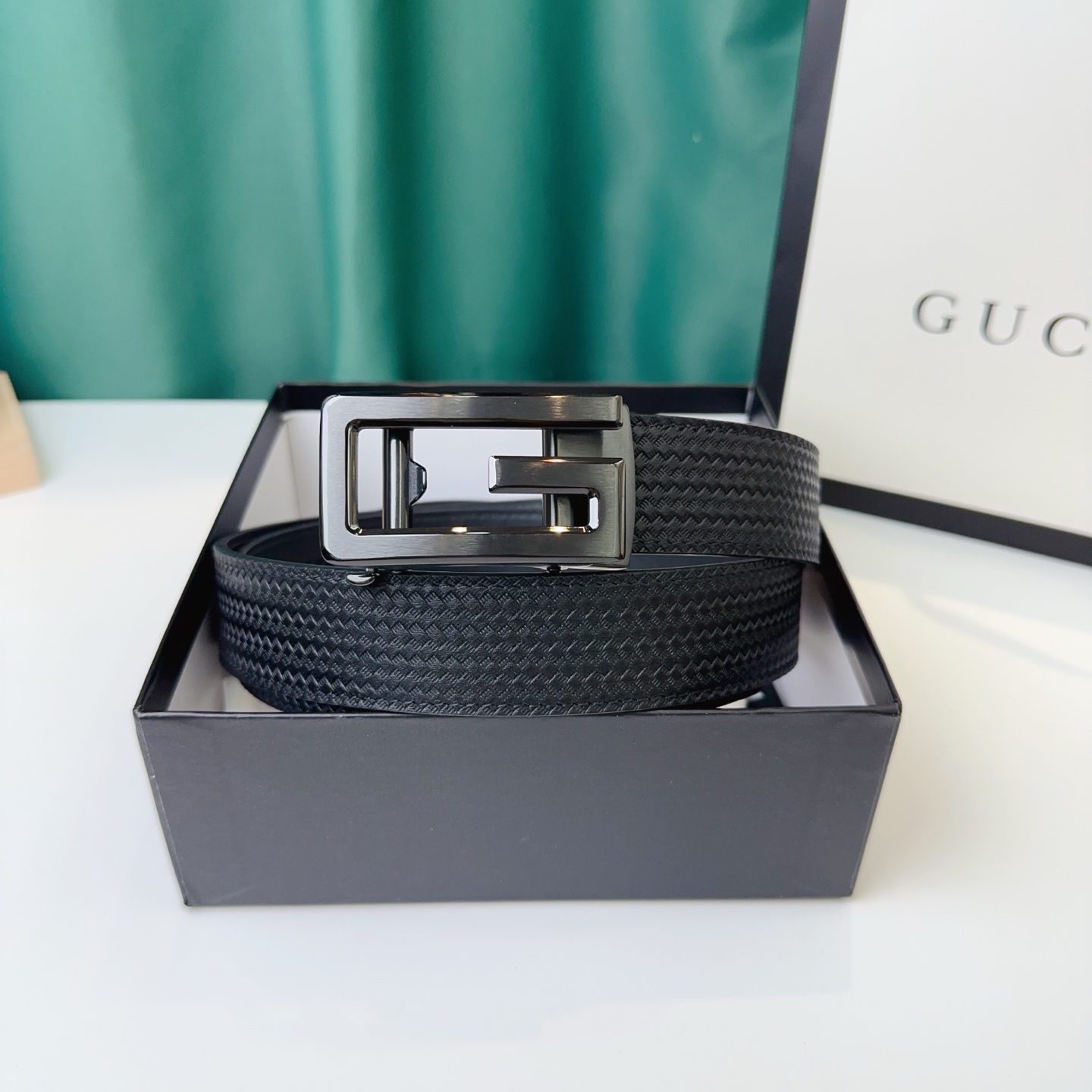 品牌：【Gucci】新款进口小牛皮，手感细腻柔软。搭配纯钢精品自动钢扣，男士必备！宽度：3.5cm