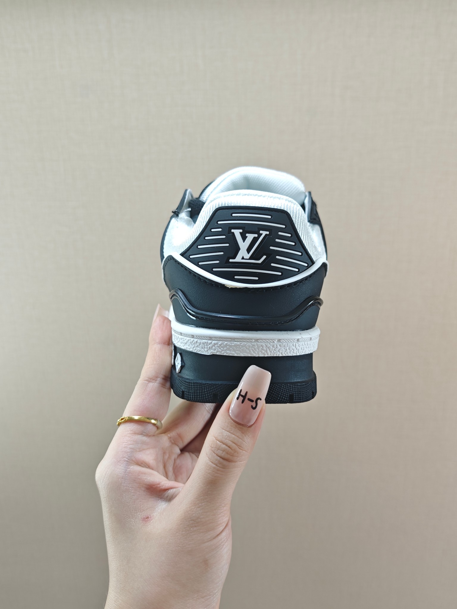 图片[4]-价 🚦LV小胖丁儿童板鞋•尺码表🔻 量好脚长才是选码关键✔️ 🚨不同品牌，不同系列的鞋子，鞋码会存在差异，一定要量好宝宝脚长，脚长对照尺码表【参考适合脚长】选码数 🚨孩子3个月脚长就会有变化，多花一分钟选码，节省换码一周的时间👊-选品中心