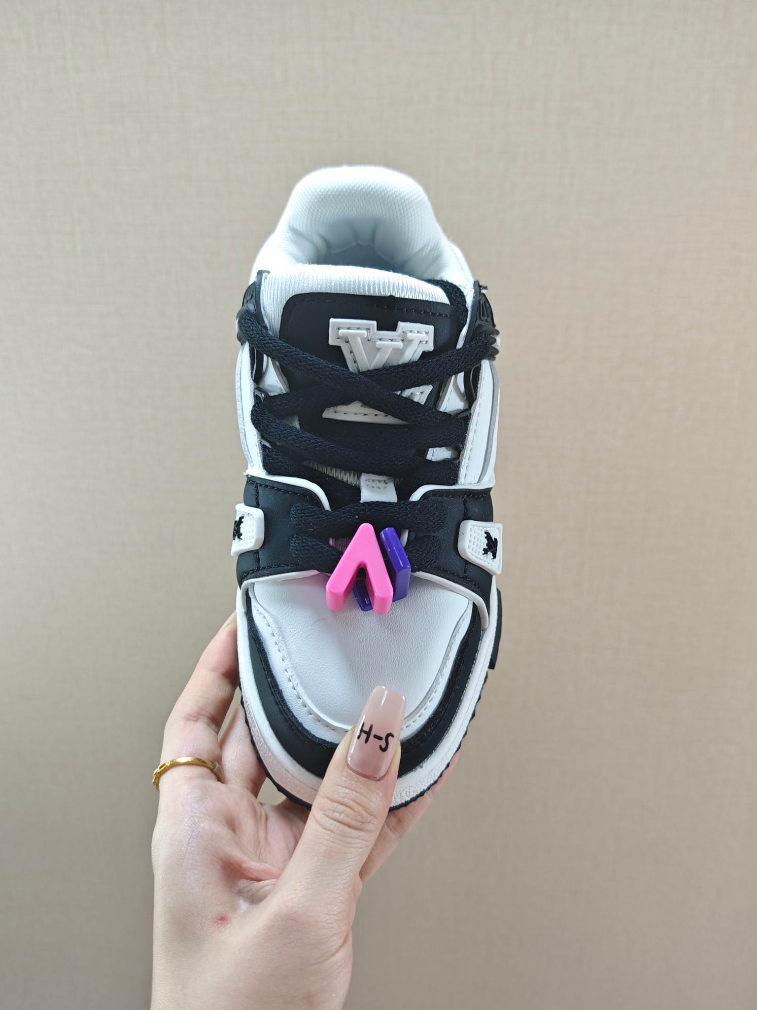 图片[5]-价 🚦LV小胖丁儿童板鞋•尺码表🔻 量好脚长才是选码关键✔️ 🚨不同品牌，不同系列的鞋子，鞋码会存在差异，一定要量好宝宝脚长，脚长对照尺码表【参考适合脚长】选码数 🚨孩子3个月脚长就会有变化，多花一分钟选码，节省换码一周的时间👊-选品中心