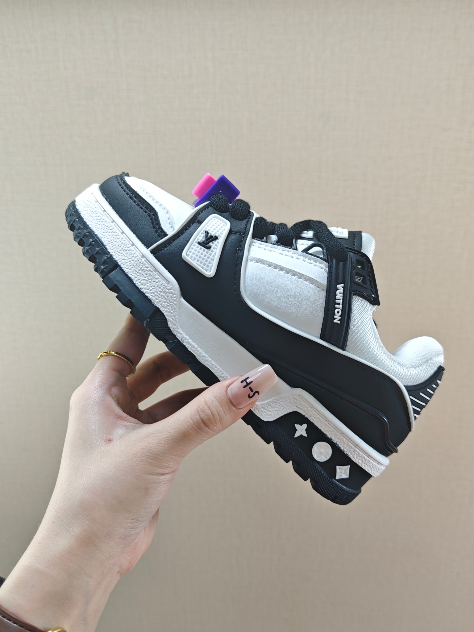 图片[2]-价 🚦LV小胖丁儿童板鞋•尺码表🔻 量好脚长才是选码关键✔️ 🚨不同品牌，不同系列的鞋子，鞋码会存在差异，一定要量好宝宝脚长，脚长对照尺码表【参考适合脚长】选码数 🚨孩子3个月脚长就会有变化，多花一分钟选码，节省换码一周的时间👊-选品中心