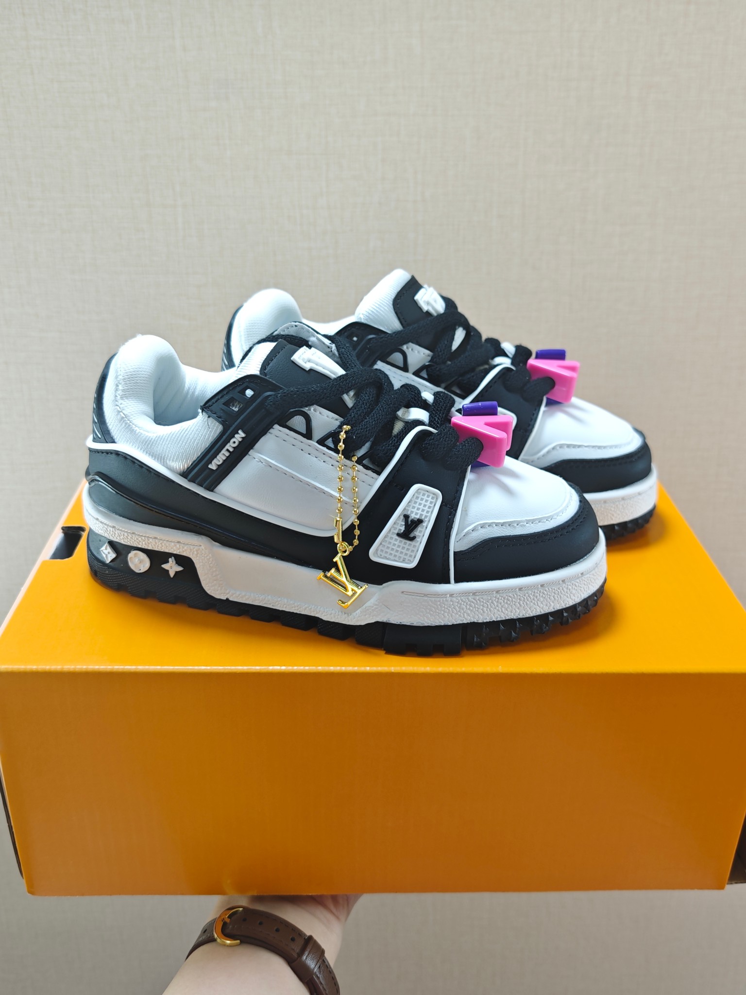 图片[9]-价 🚦LV小胖丁儿童板鞋•尺码表🔻 量好脚长才是选码关键✔️ 🚨不同品牌，不同系列的鞋子，鞋码会存在差异，一定要量好宝宝脚长，脚长对照尺码表【参考适合脚长】选码数 🚨孩子3个月脚长就会有变化，多花一分钟选码，节省换码一周的时间👊-选品中心