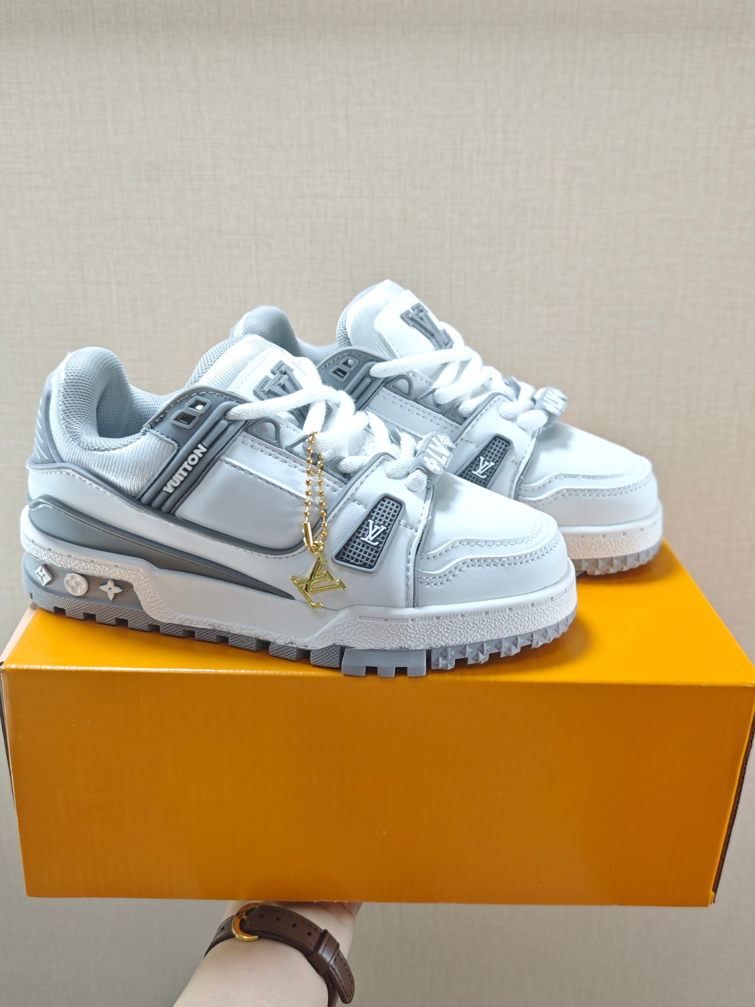 图片[9]-价 🚦LV小胖丁儿童板鞋•尺码表🔻 量好脚长才是选码关键✔️ 🚨不同品牌，不同系列的鞋子，鞋码会存在差异，一定要量好宝宝脚长，脚长对照尺码表【参考适合脚长】选码数 🚨孩子3个月脚长就会有变化，多花一分钟选码，节省换码一周的时间👊-选品中心