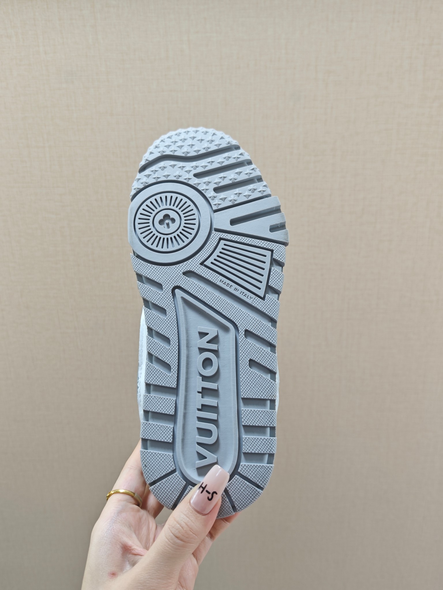 图片[6]-价 🚦LV小胖丁儿童板鞋•尺码表🔻 量好脚长才是选码关键✔️ 🚨不同品牌，不同系列的鞋子，鞋码会存在差异，一定要量好宝宝脚长，脚长对照尺码表【参考适合脚长】选码数 🚨孩子3个月脚长就会有变化，多花一分钟选码，节省换码一周的时间👊-选品中心