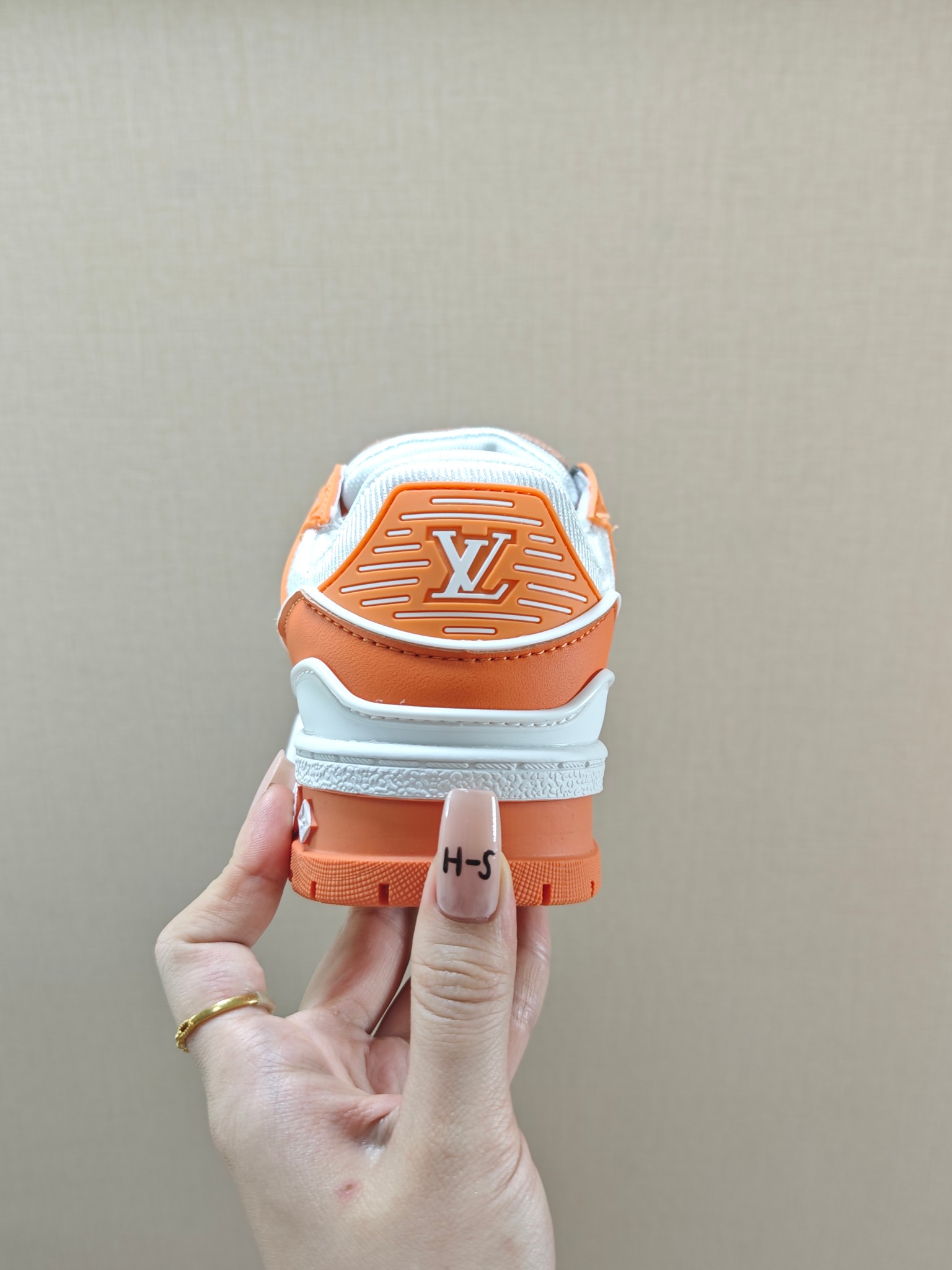 图片[4]-价 🚦LV小胖丁儿童板鞋•尺码表🔻 量好脚长才是选码关键✔️ 🚨不同品牌，不同系列的鞋子，鞋码会存在差异，一定要量好宝宝脚长，脚长对照尺码表【参考适合脚长】选码数 🚨孩子3个月脚长就会有变化，多花一分钟选码，节省换码一周的时间👊-选品中心