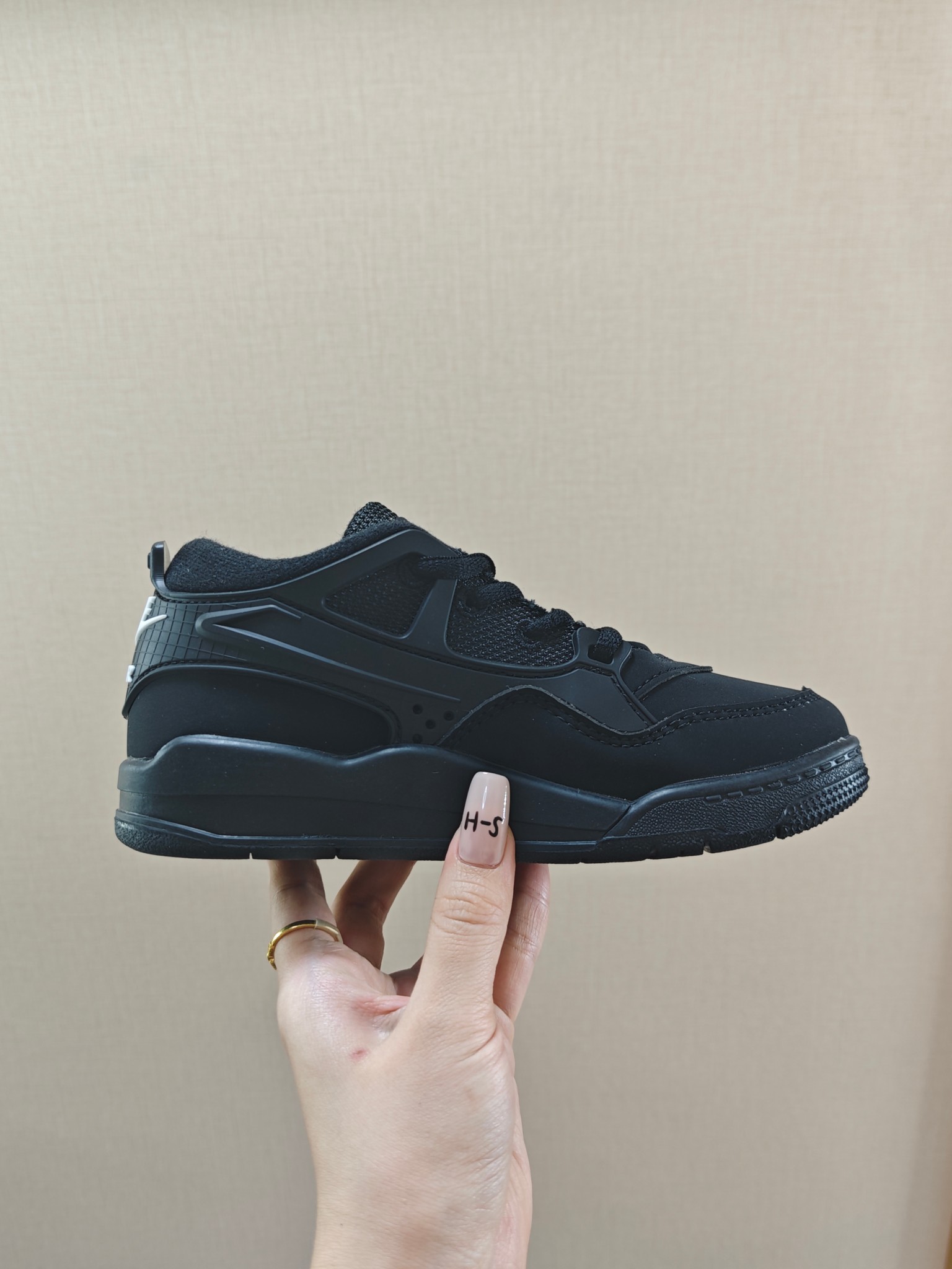 图片[3]-童鞋 【公司级耐克 新款 Nike Air Jordan 4 Retro OG 低帮 迈克尔·乔丹AJ4代乔4 复古休闲运动文化篮球鞋。秉承轻量化的速度型篮球鞋设计思想完成设计，降低重量的同时提升舒适度，中底延续前作使用了分离式后掌可视化 Air Sole气垫。鞋带孔和后跟鞋提以籃网为造型灵感，将篮球运动巧妙融入到鞋款的设计之中，使鞋身整体富有流动性、节奏感和优雅气质。 类型：男女童鞋 码数26-37-选品中心